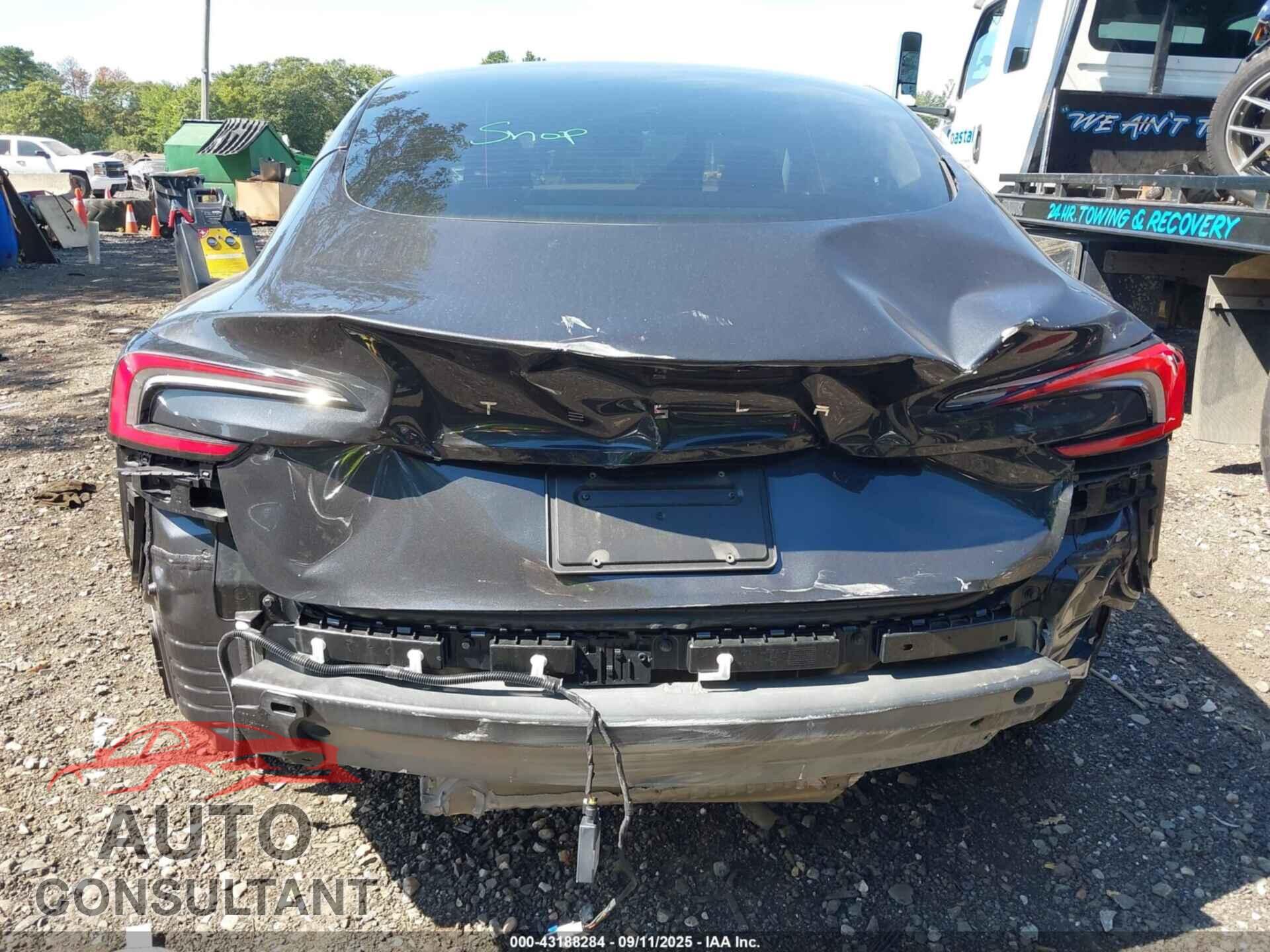 TESLA MODEL 3 2024 - 5YJ3E1EAXRF729577