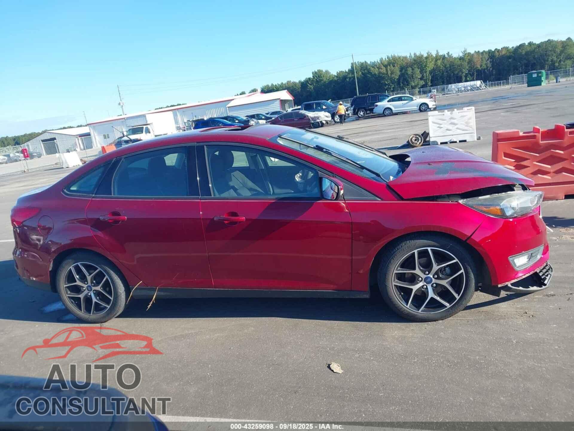 FORD FOCUS 2017 - 1FADP3H22HL339086