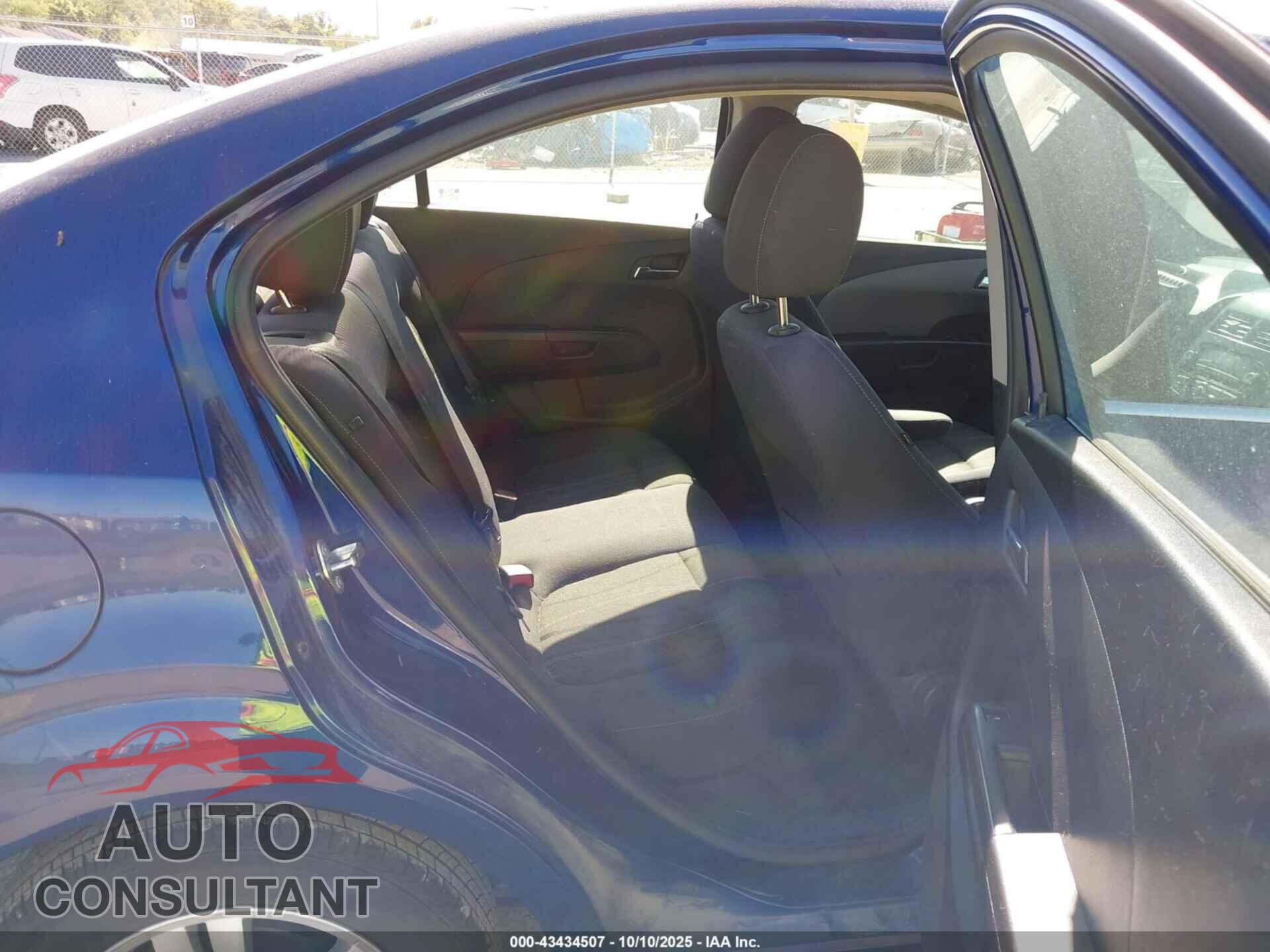 CHEVROLET SONIC 2014 - 1G1JC5SH7E4117143