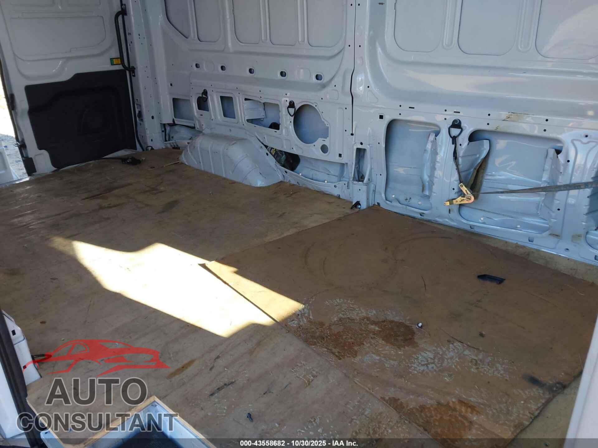 FORD TRANSIT-150 2023 - 1FTYE1C81PKC10083