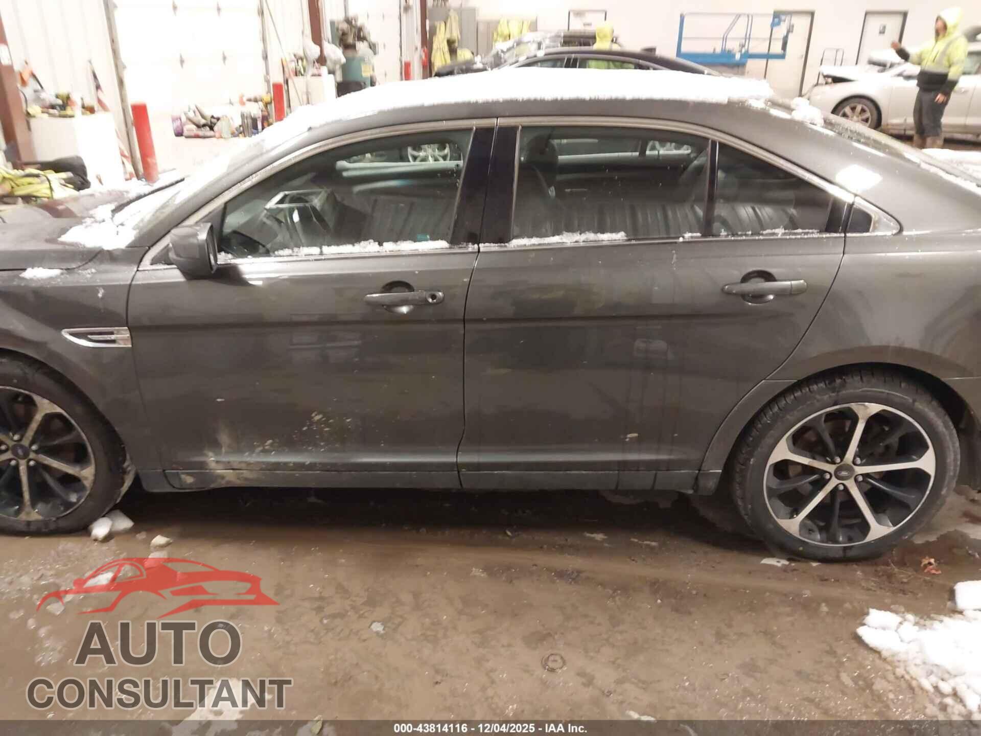 FORD TAURUS 2015 - 1FAHP2E82FG209027