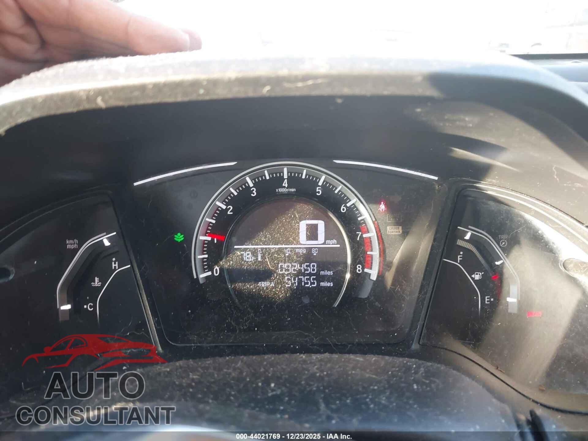 HONDA CIVIC 2018 - 19XFC2E57JE021843