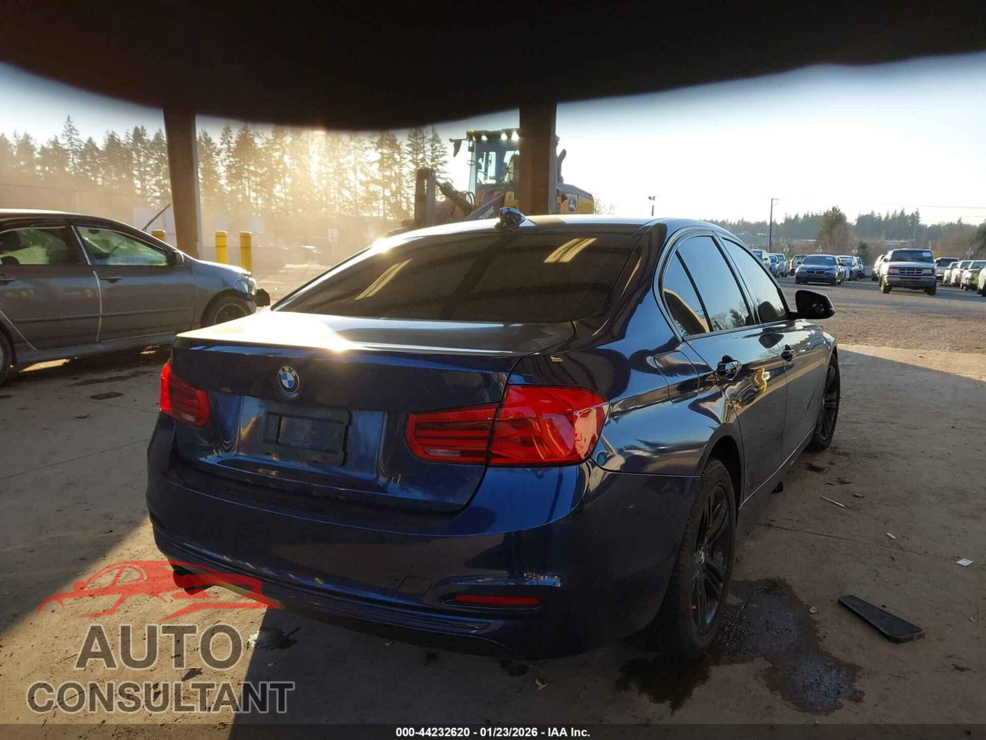 BMW 328I 2016 - WBA8E3G50GNU03364
