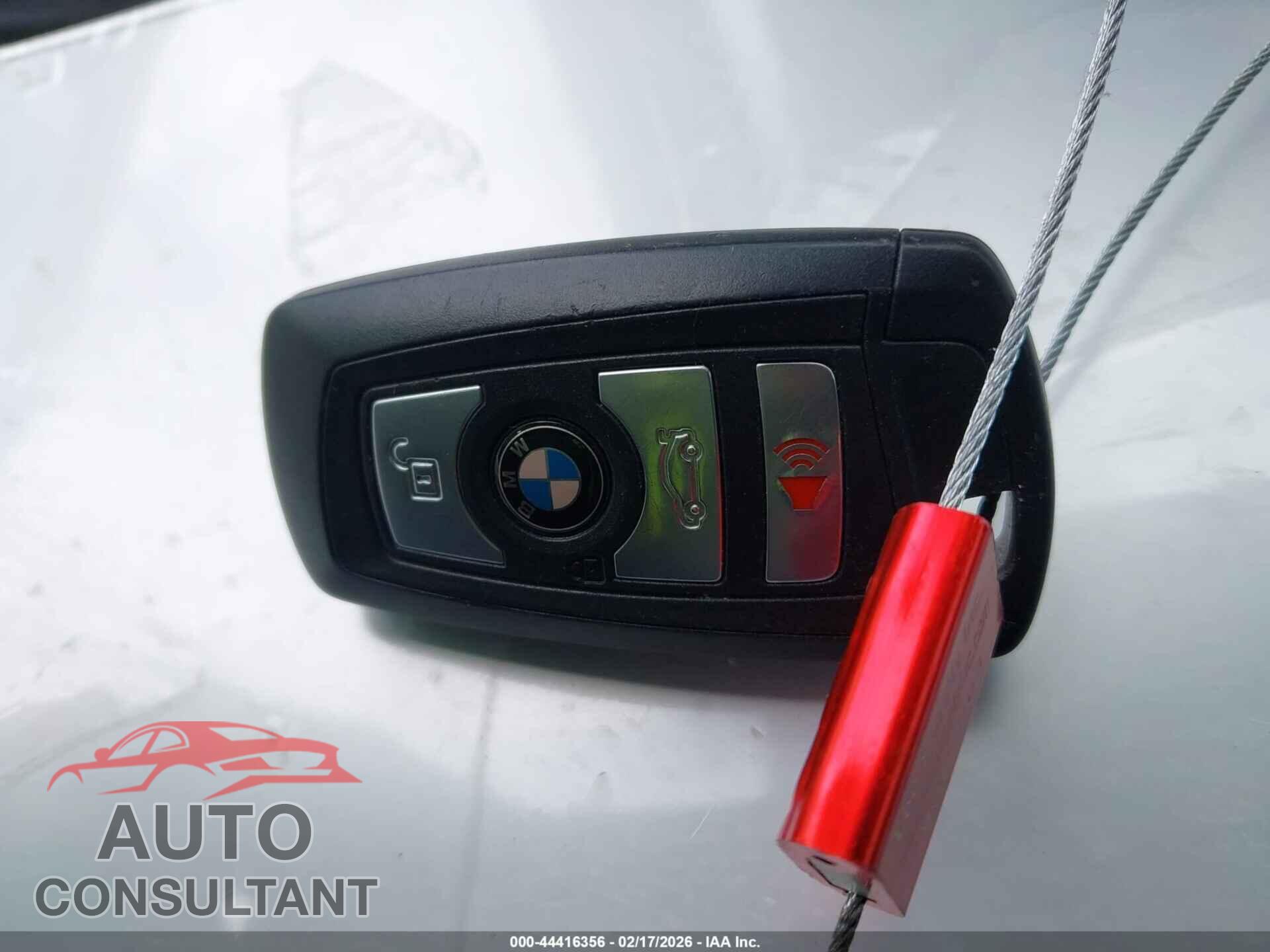 BMW 320I 2016 - WBA8E5G57GNU20092