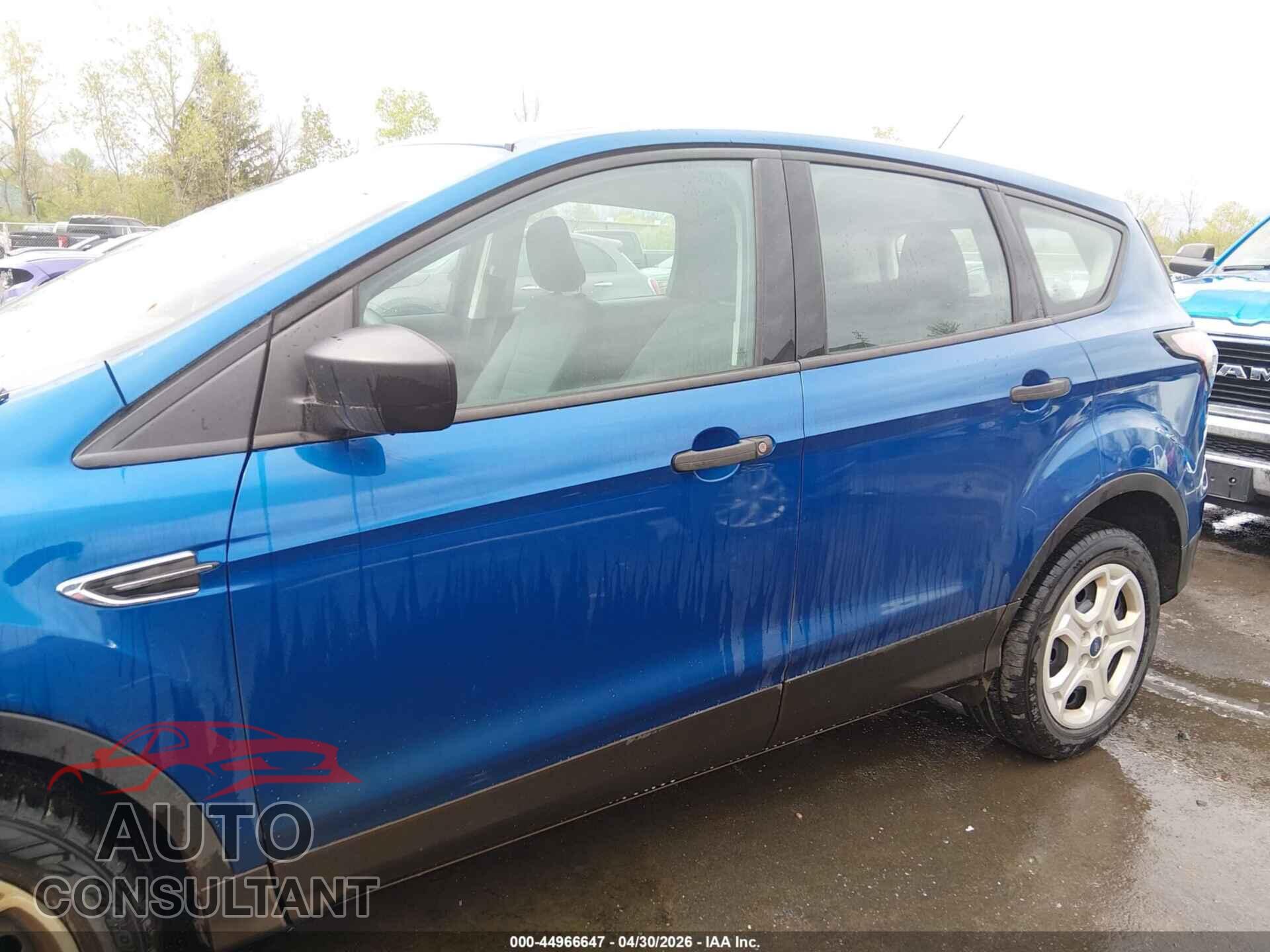 FORD ESCAPE 2018 - 1FMCU0F70JUB86408