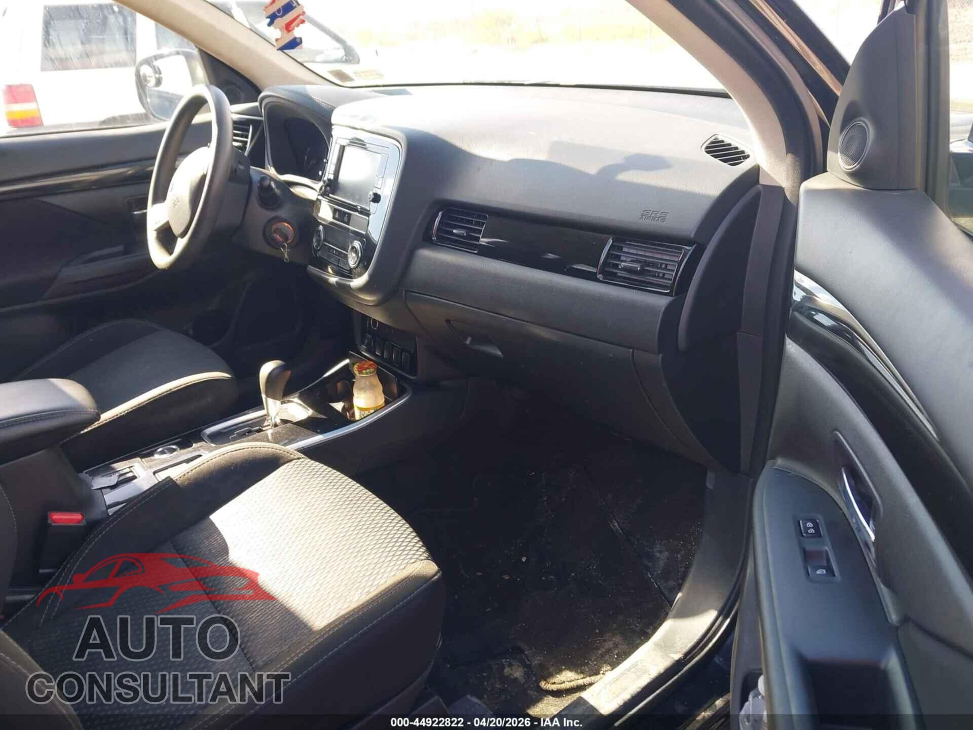 MITSUBISHI OUTLANDER 2019 - JA4AZ3A35KJ000832