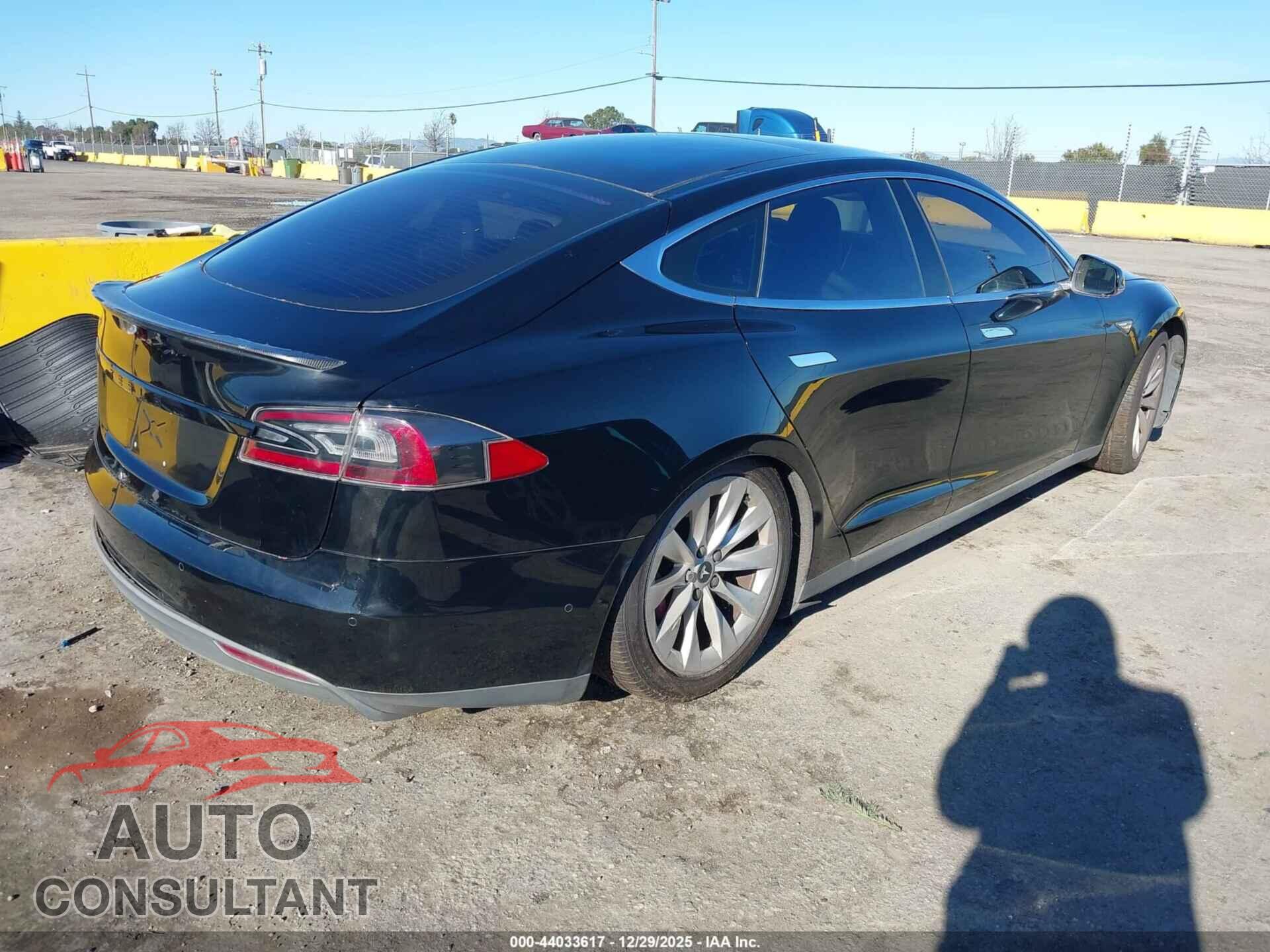 TESLA MODEL S 2015 - 5YJSA1H49FF081609