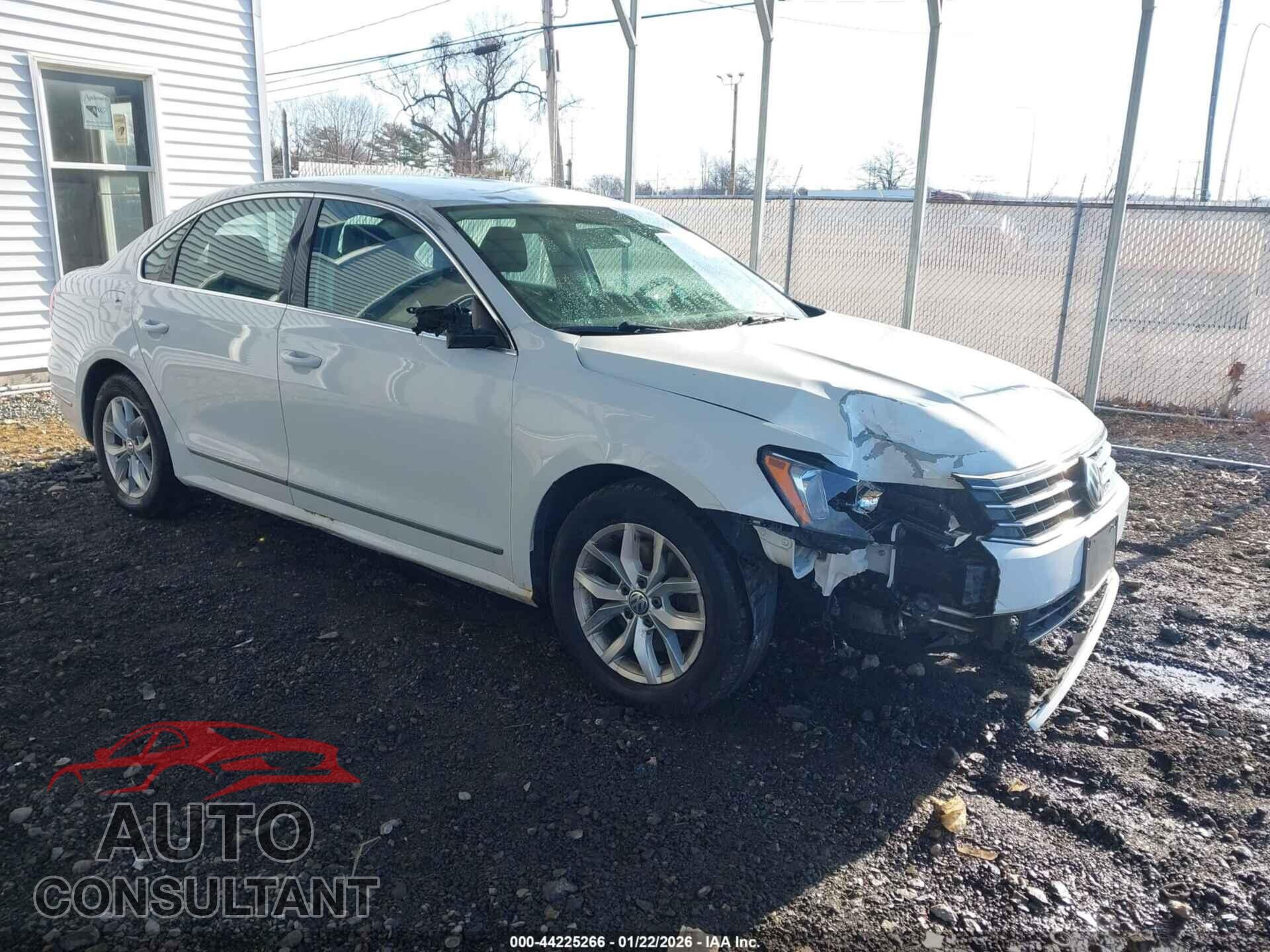 VOLKSWAGEN PASSAT 2017 - 1VWAT7A39HC015214