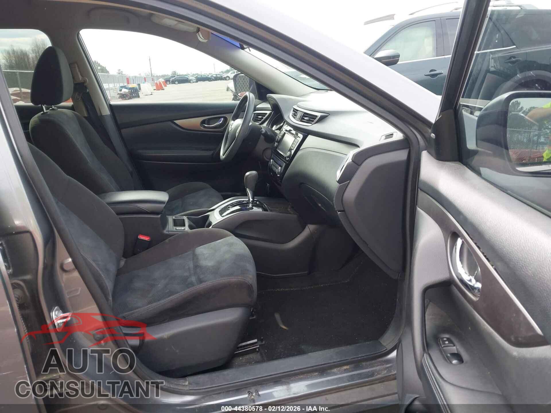 NISSAN ROGUE 2015 - KNMAT2MT4FP520018