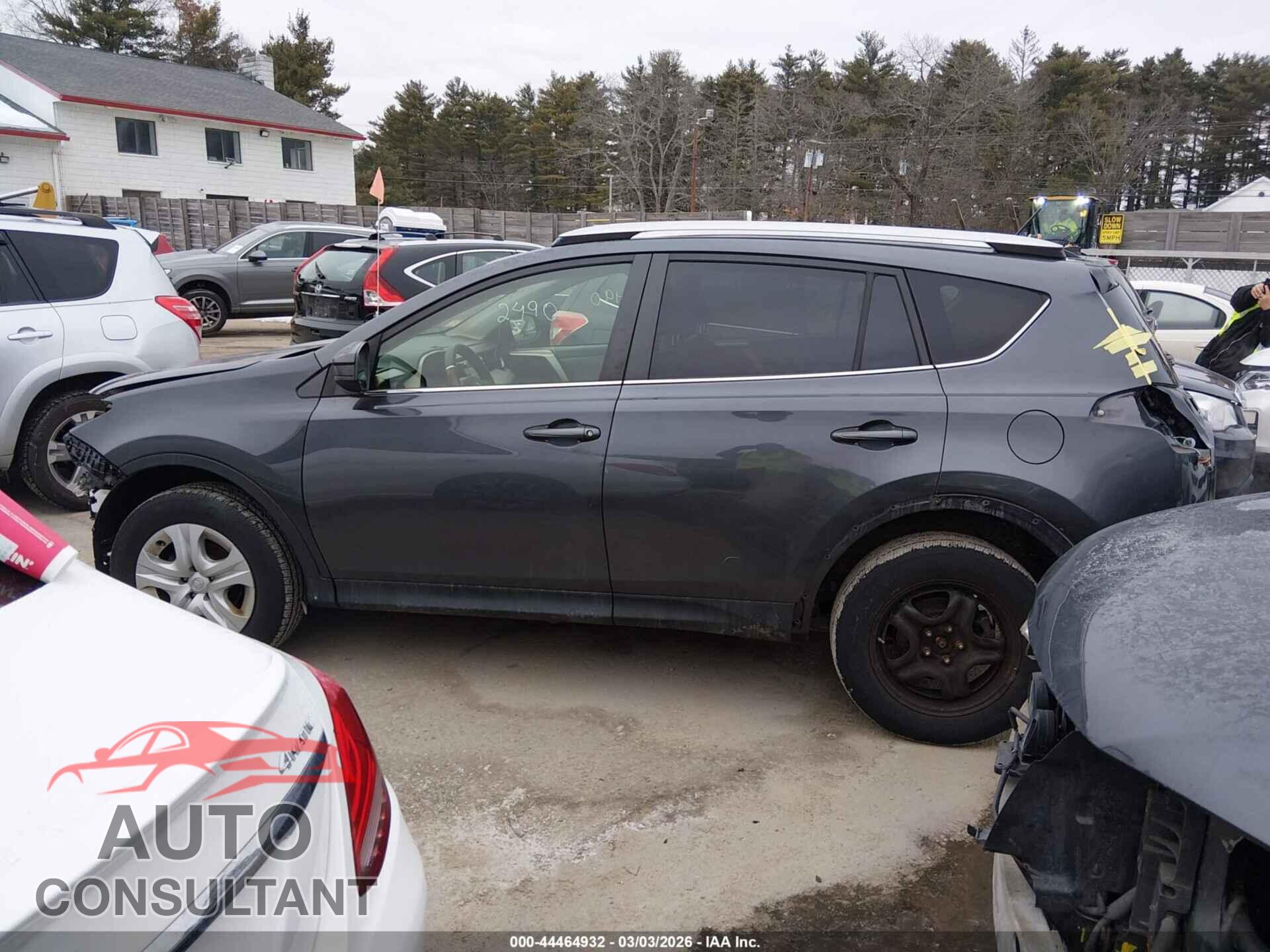 TOYOTA RAV4 2015 - JTMBFREV9FD171024