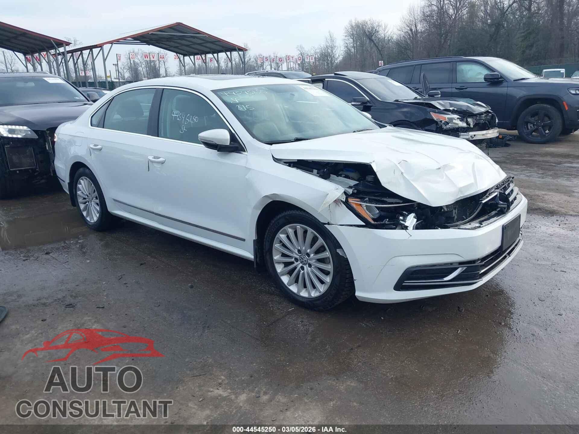 VOLKSWAGEN PASSAT 2017 - 1VWBT7A31HC072236