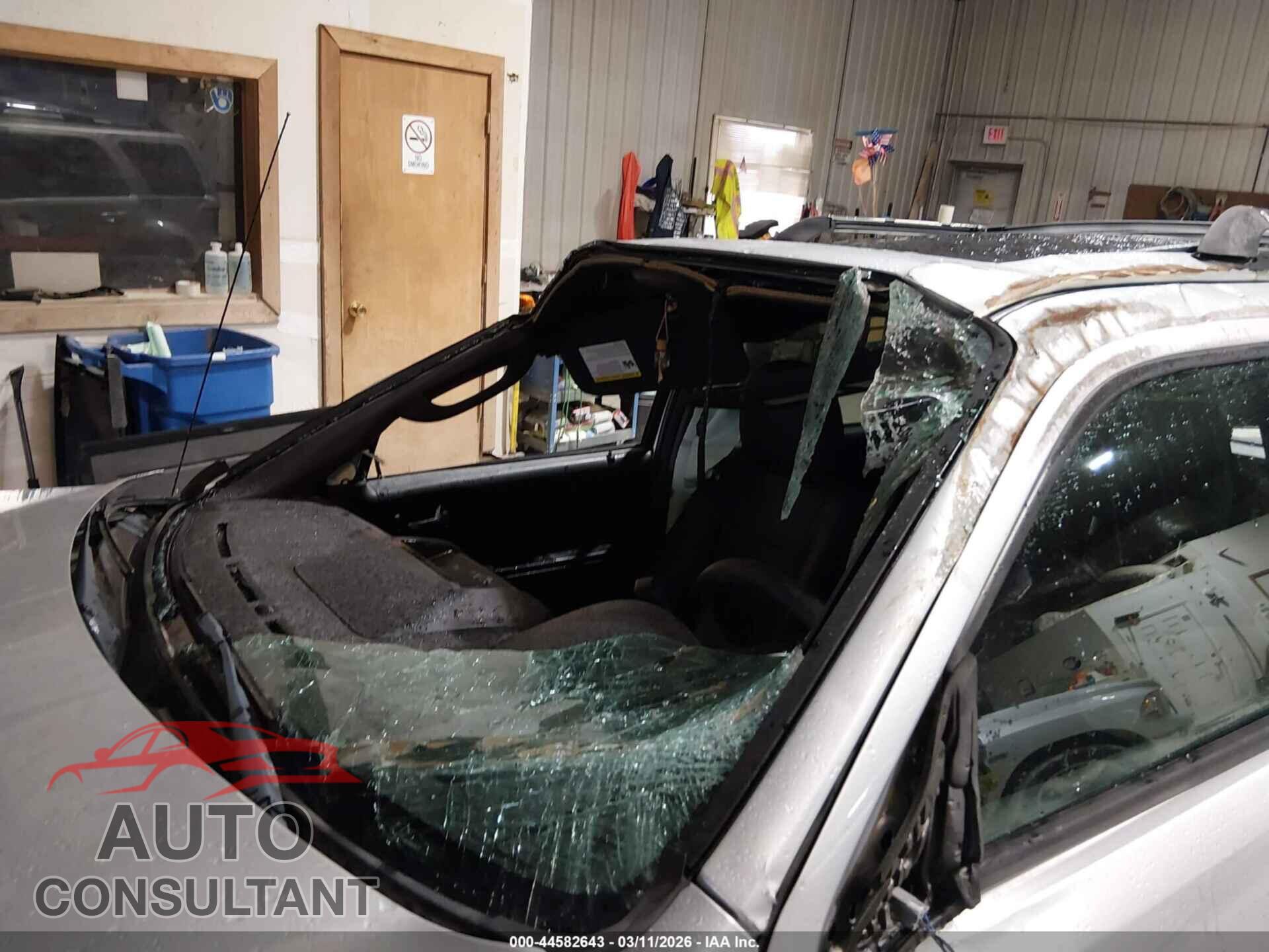 FORD ESCAPE 2010 - 1FMCU9E7XAKD43864