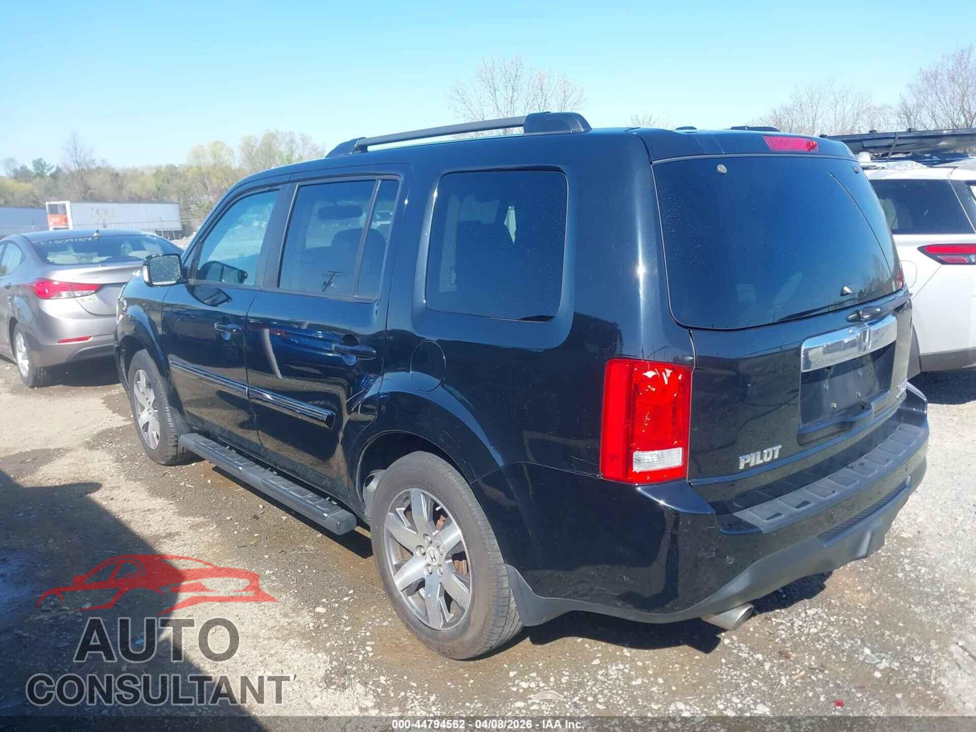 HONDA PILOT 2015 - 5FNYF4H96FB015947