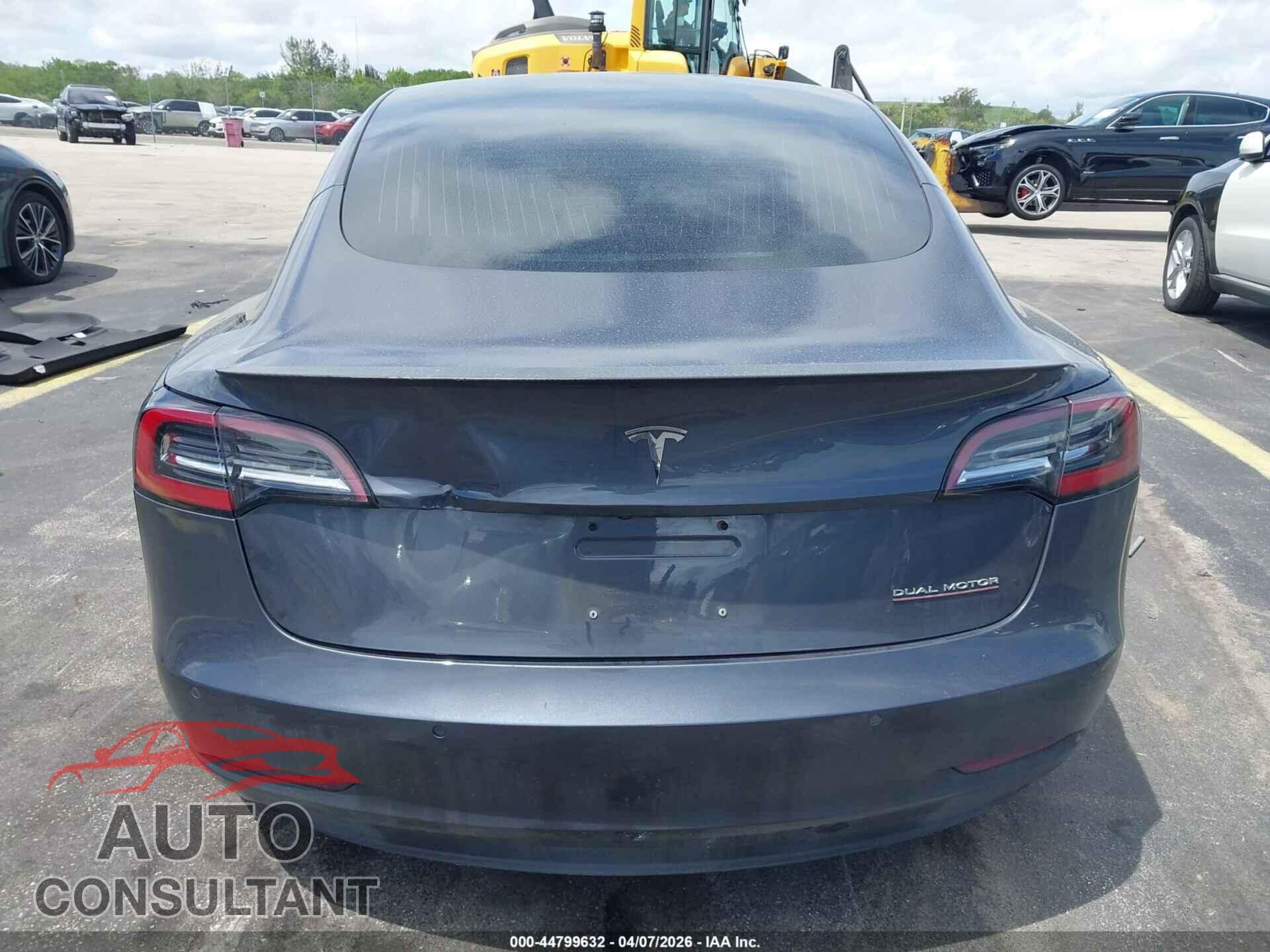 TESLA MODEL 3 2018 - 5YJ3E1EB7JF083279