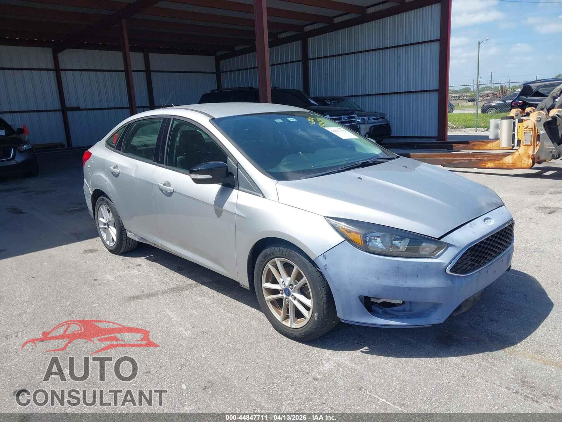 FORD FOCUS 2017 - 1FADP3F27HL217987