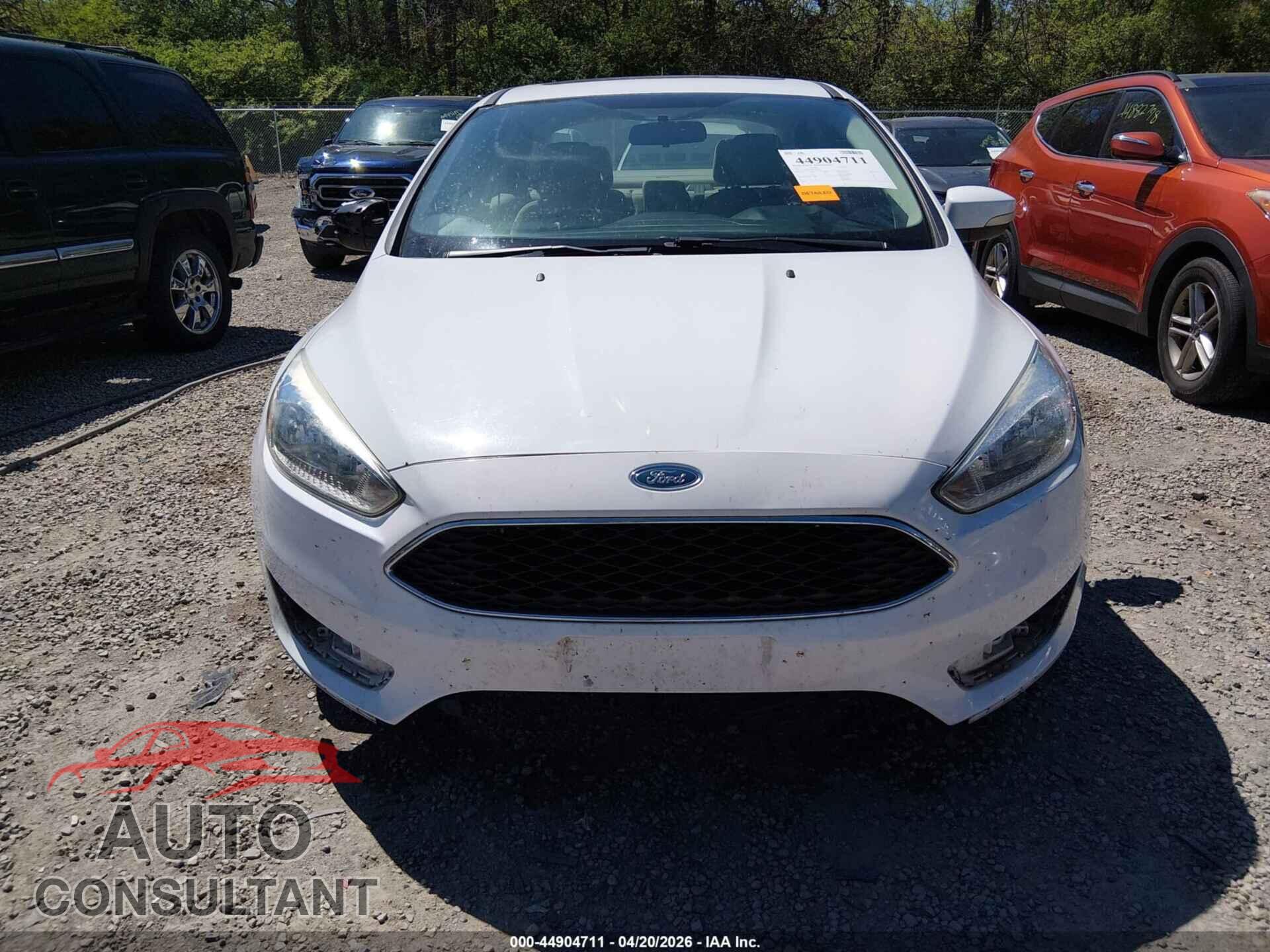 FORD FOCUS 2015 - 1FADP3FE8FL297825