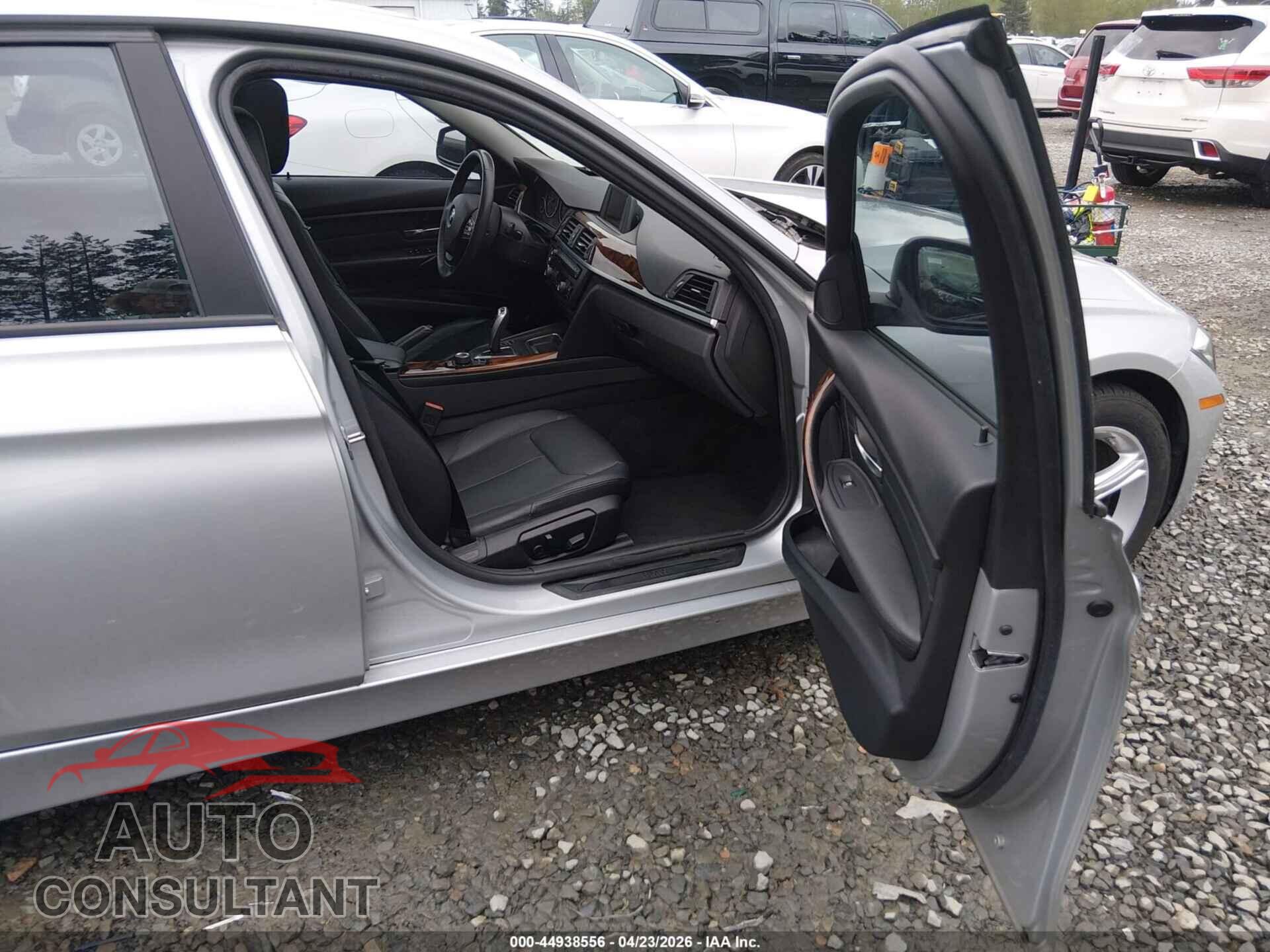 BMW 328I 2013 - WBA3B5G58DNP40472