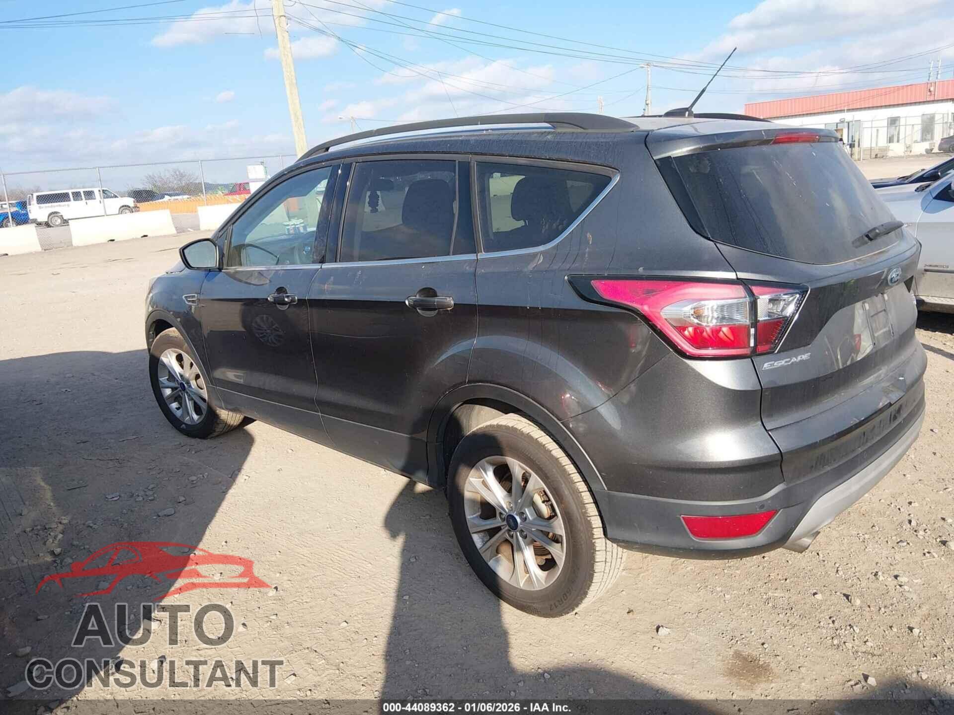 FORD ESCAPE 2017 - 1FMCU0GD2HUB98705