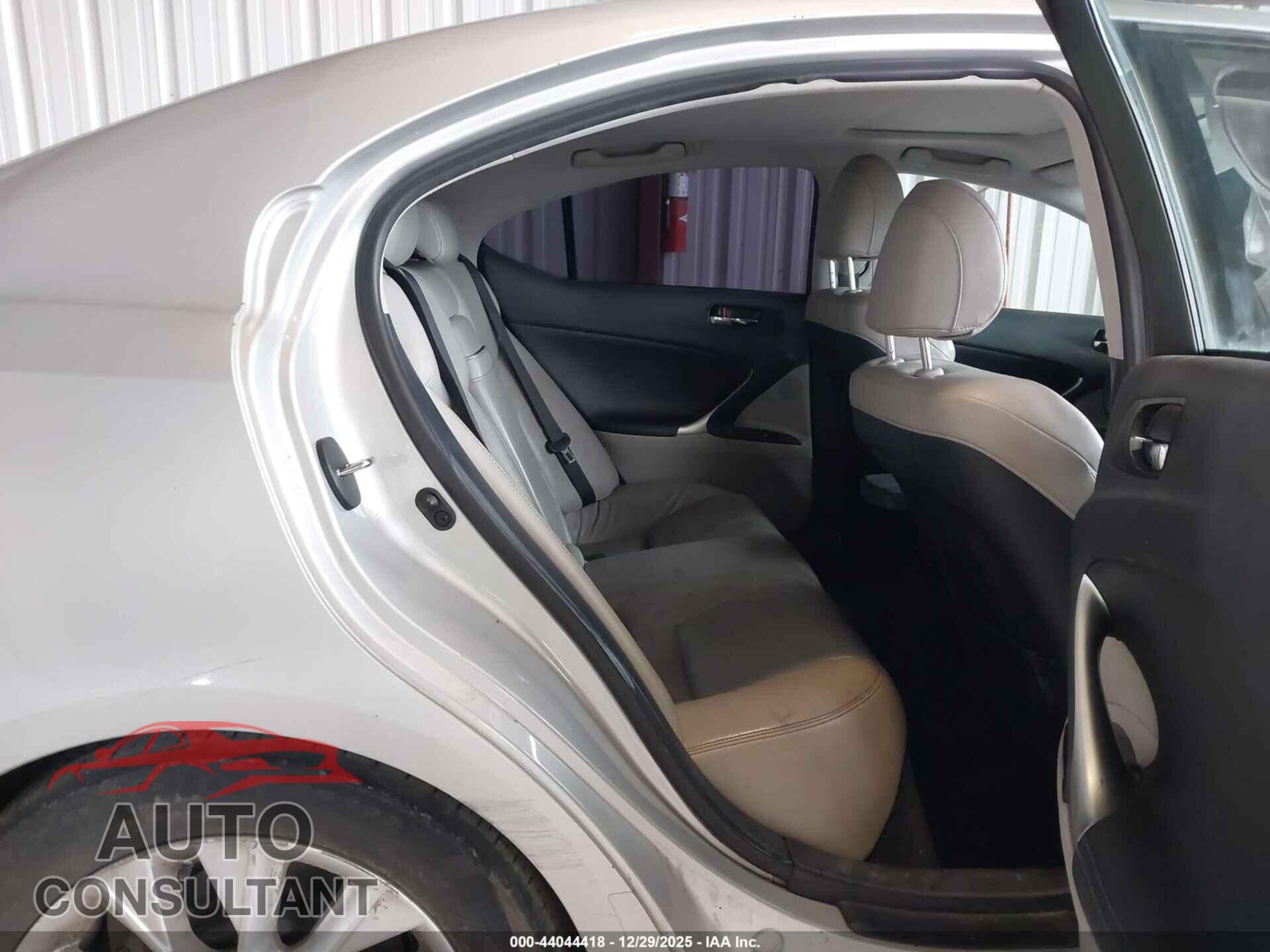 LEXUS IS 250 2011 - JTHBF5C23B5151341