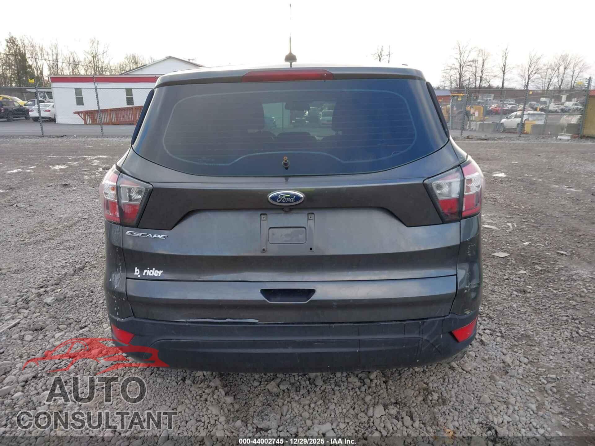 FORD ESCAPE 2017 - 1FMCU0F7XHUB12049