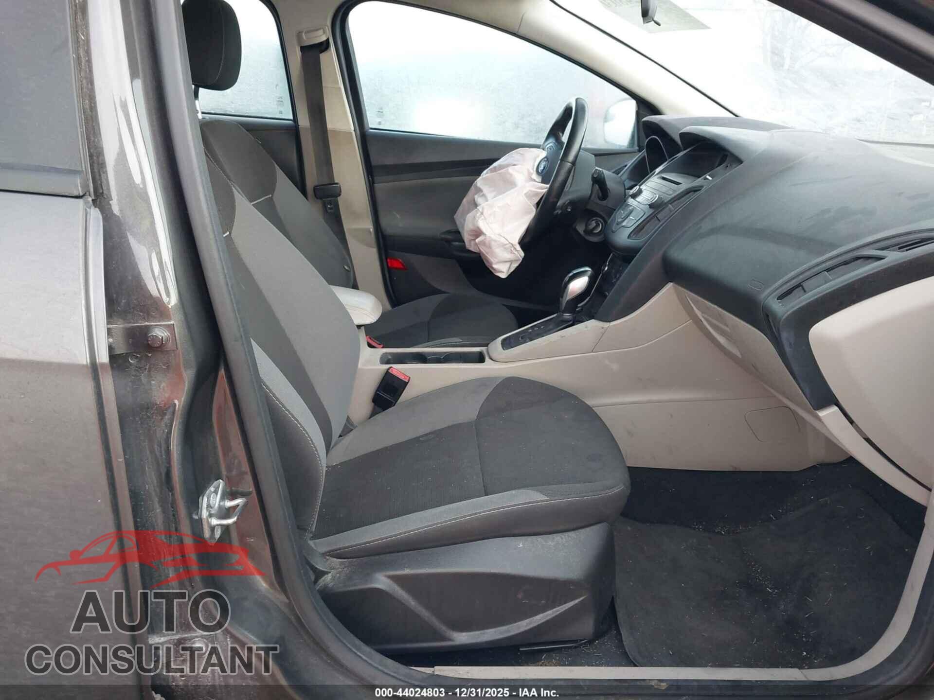 FORD FOCUS 2015 - 1FADP3K24FL386965