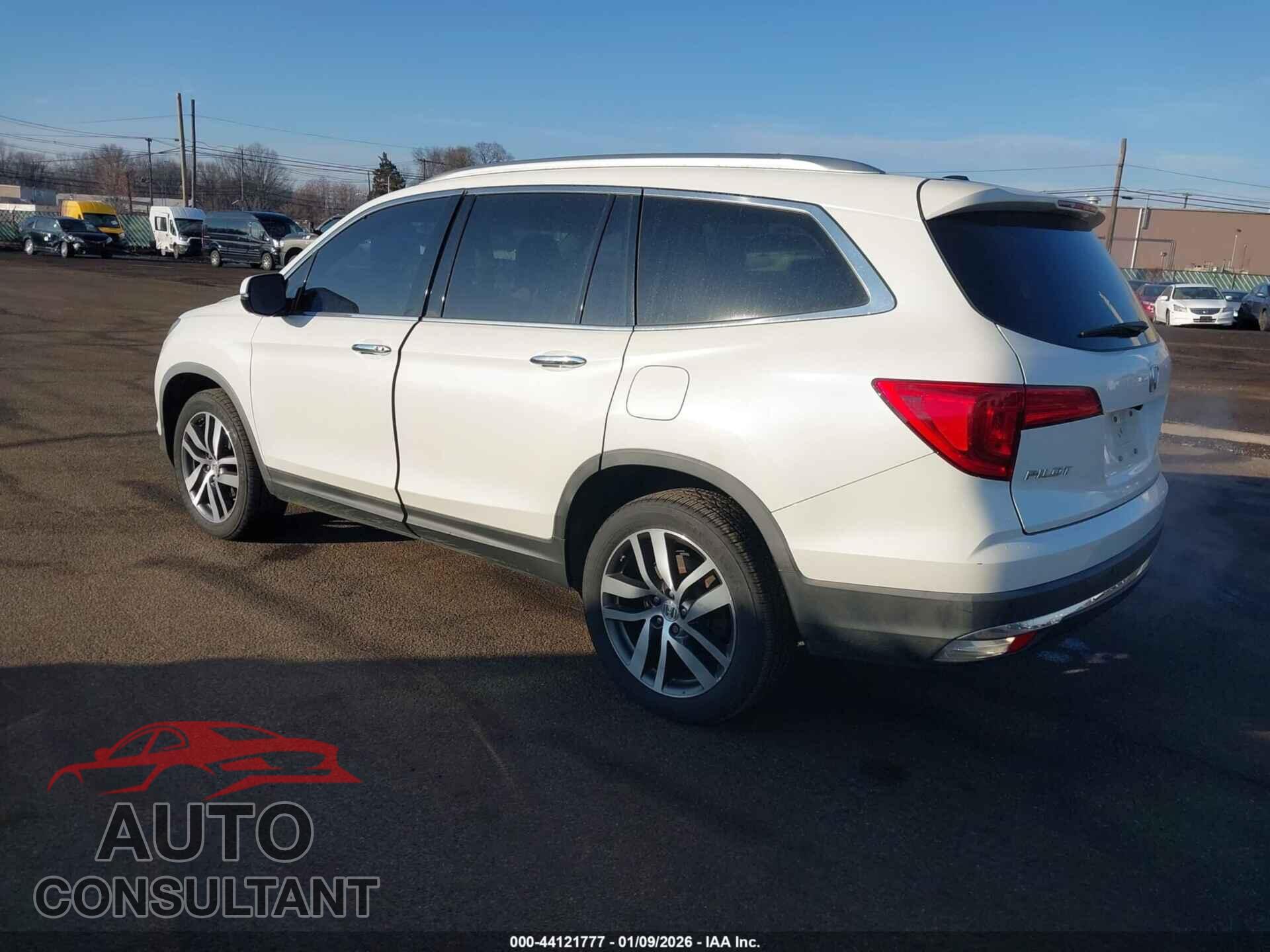 HONDA PILOT 2017 - 5FNYF6H98HB035079
