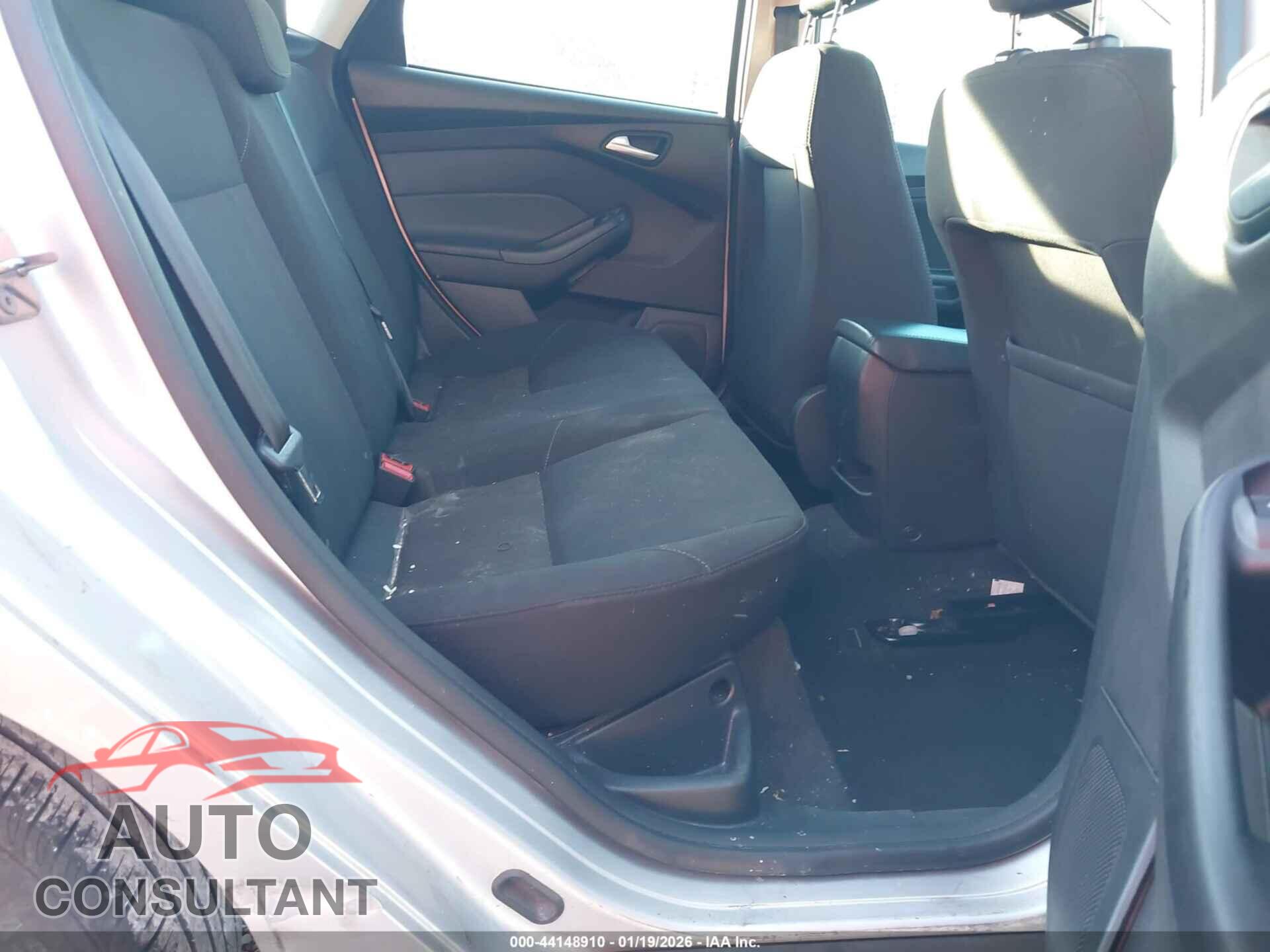 FORD FOCUS 2018 - 1FADP3F28JL214831