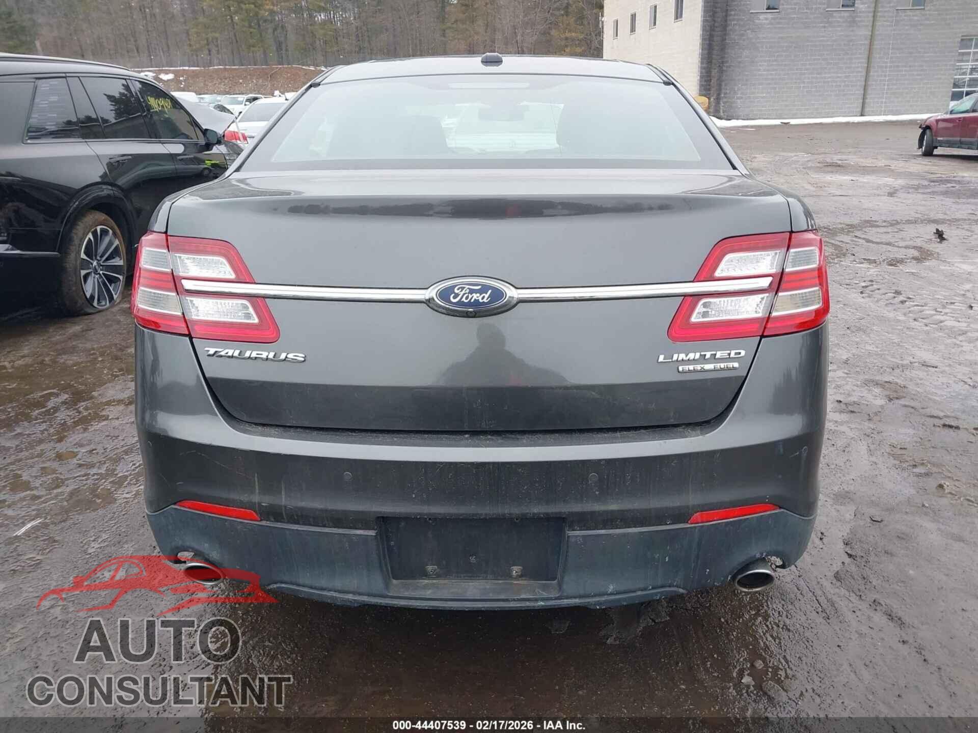 FORD TAURUS 2017 - 1FAHP2F89HG104602