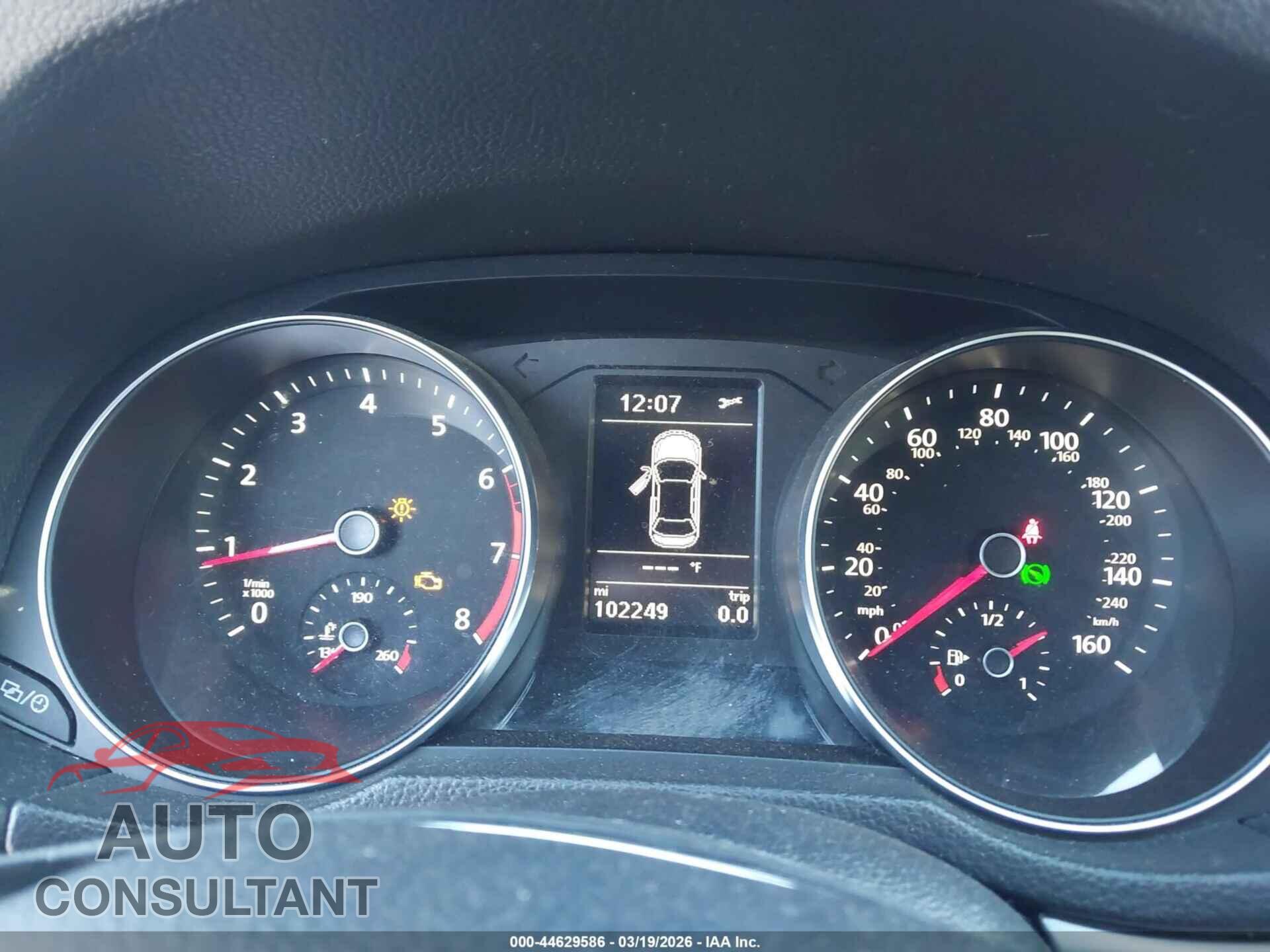 VOLKSWAGEN PASSAT 2017 - 1VWAT7A33HC083461