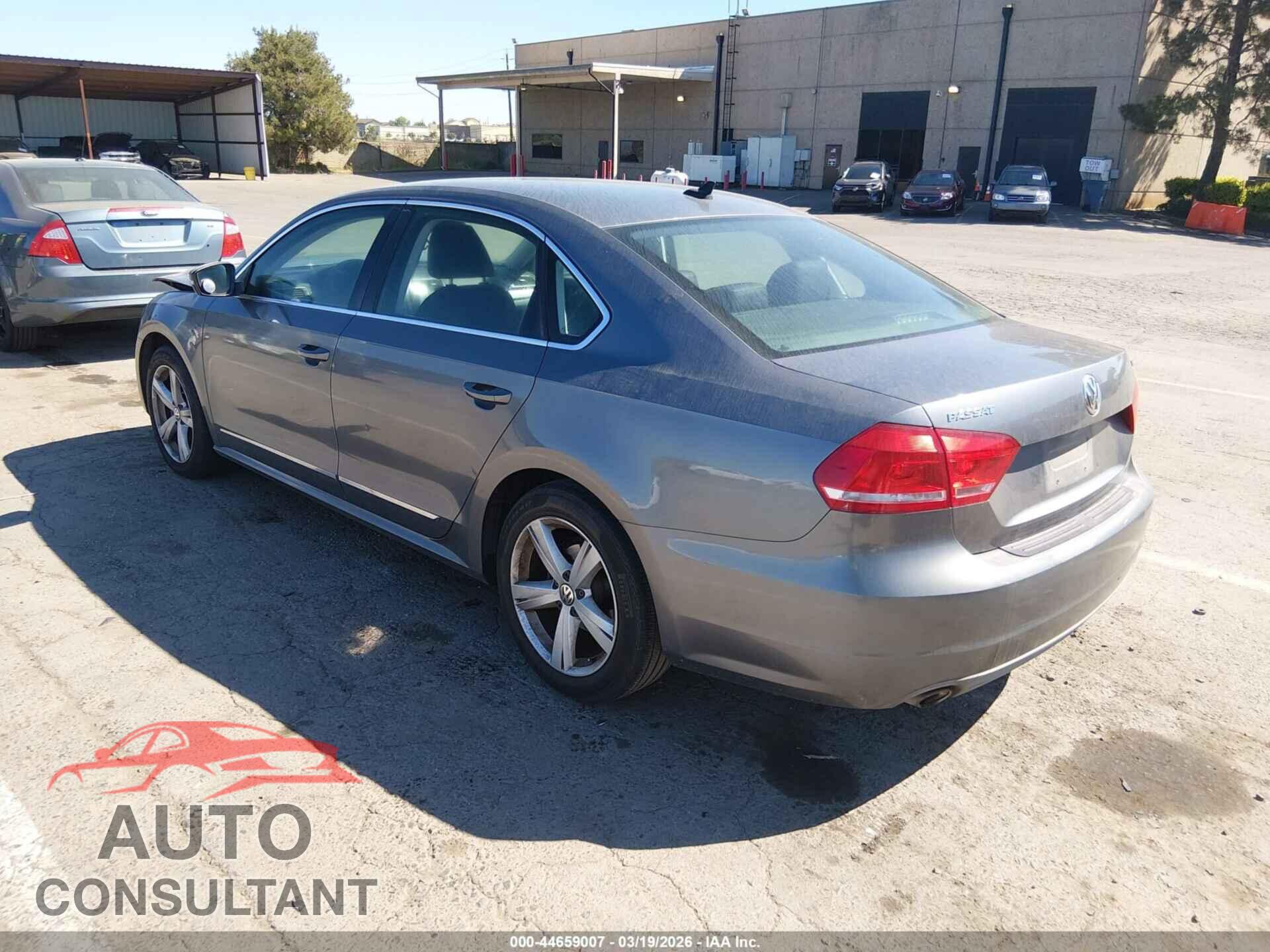 VOLKSWAGEN PASSAT 2014 - 1VWBT7A30EC063801