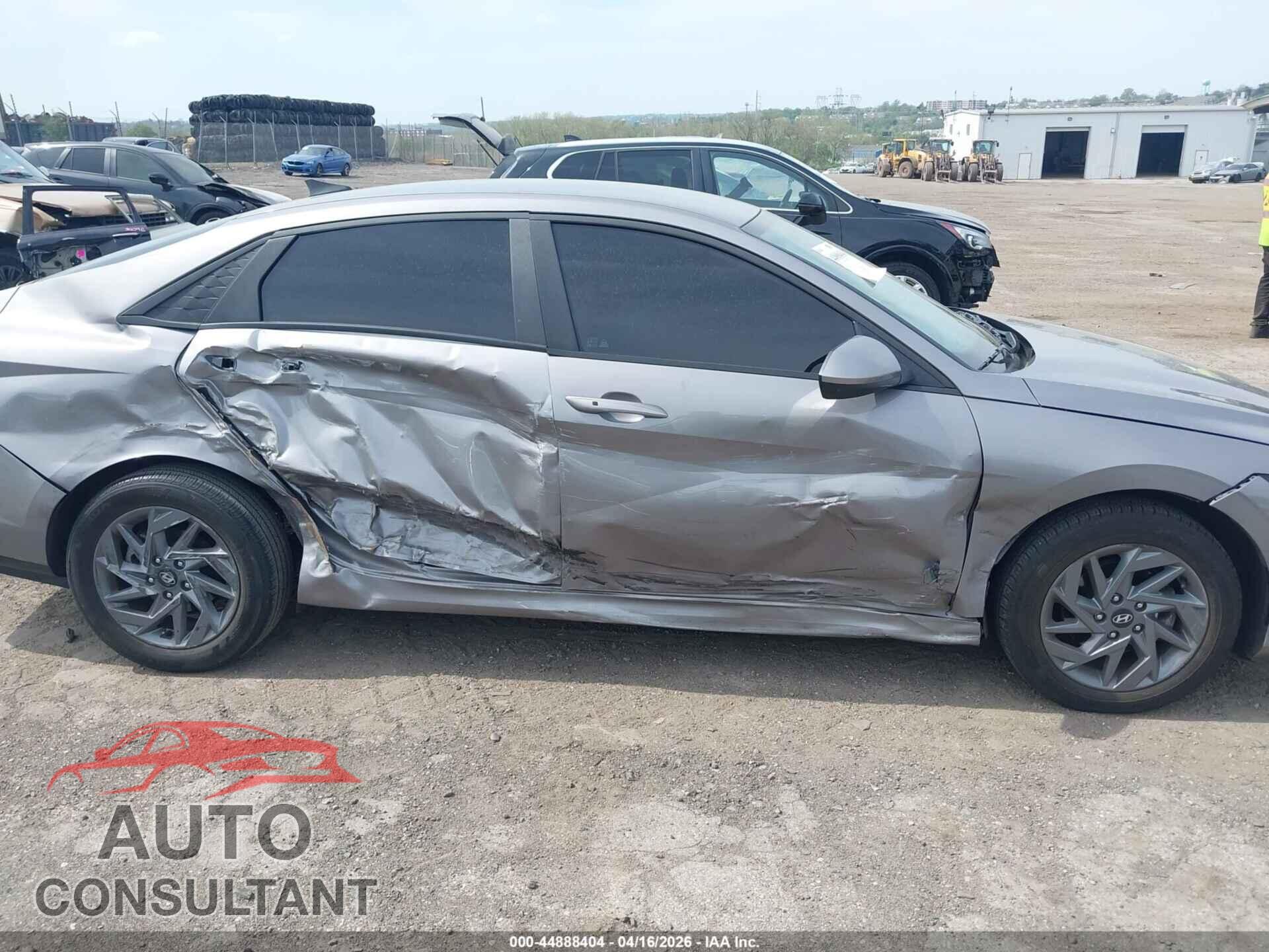 HYUNDAI ELANTRA 2024 - KMHLM4DG1RU697146