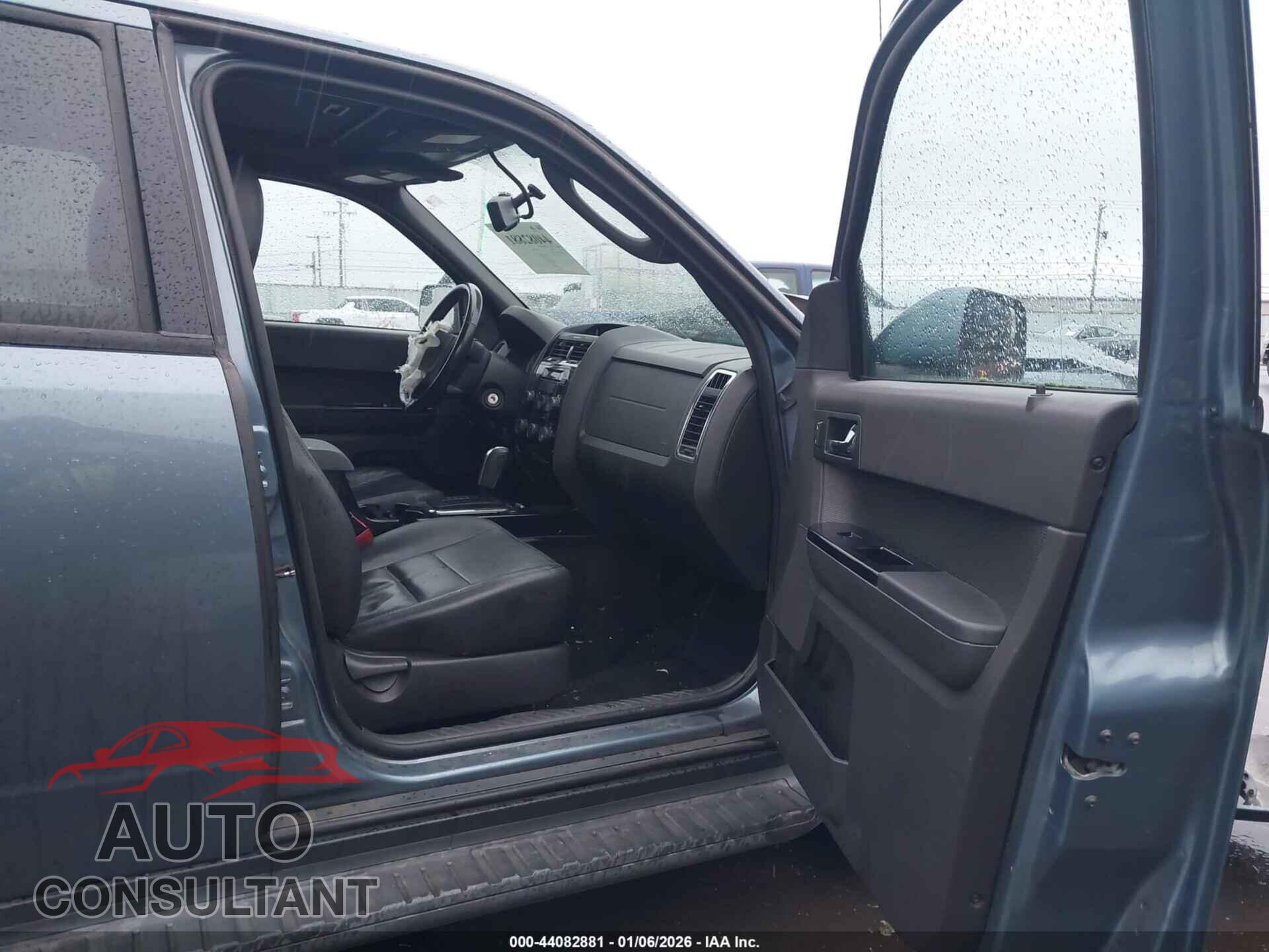 FORD ESCAPE 2011 - 1FMCU9E72BKB60041