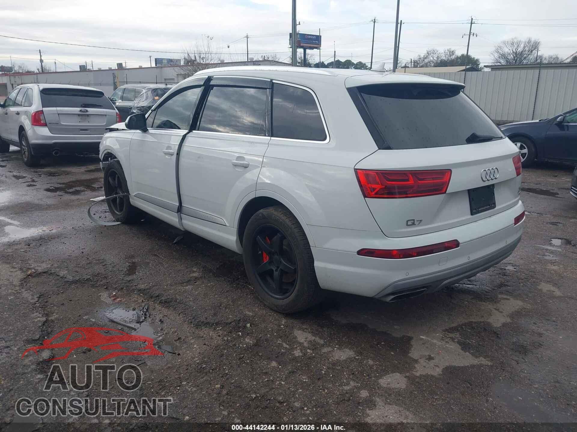 AUDI Q7 2017 - WA1LHBF71HD056520