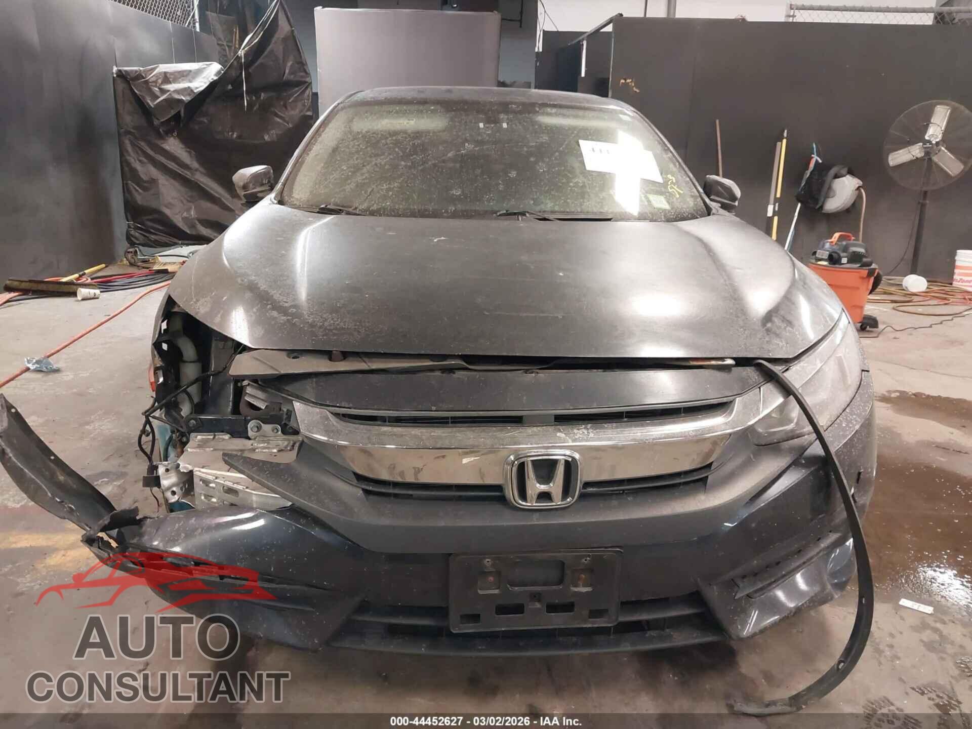 HONDA CIVIC 2018 - 2HGFC2F59JH609649