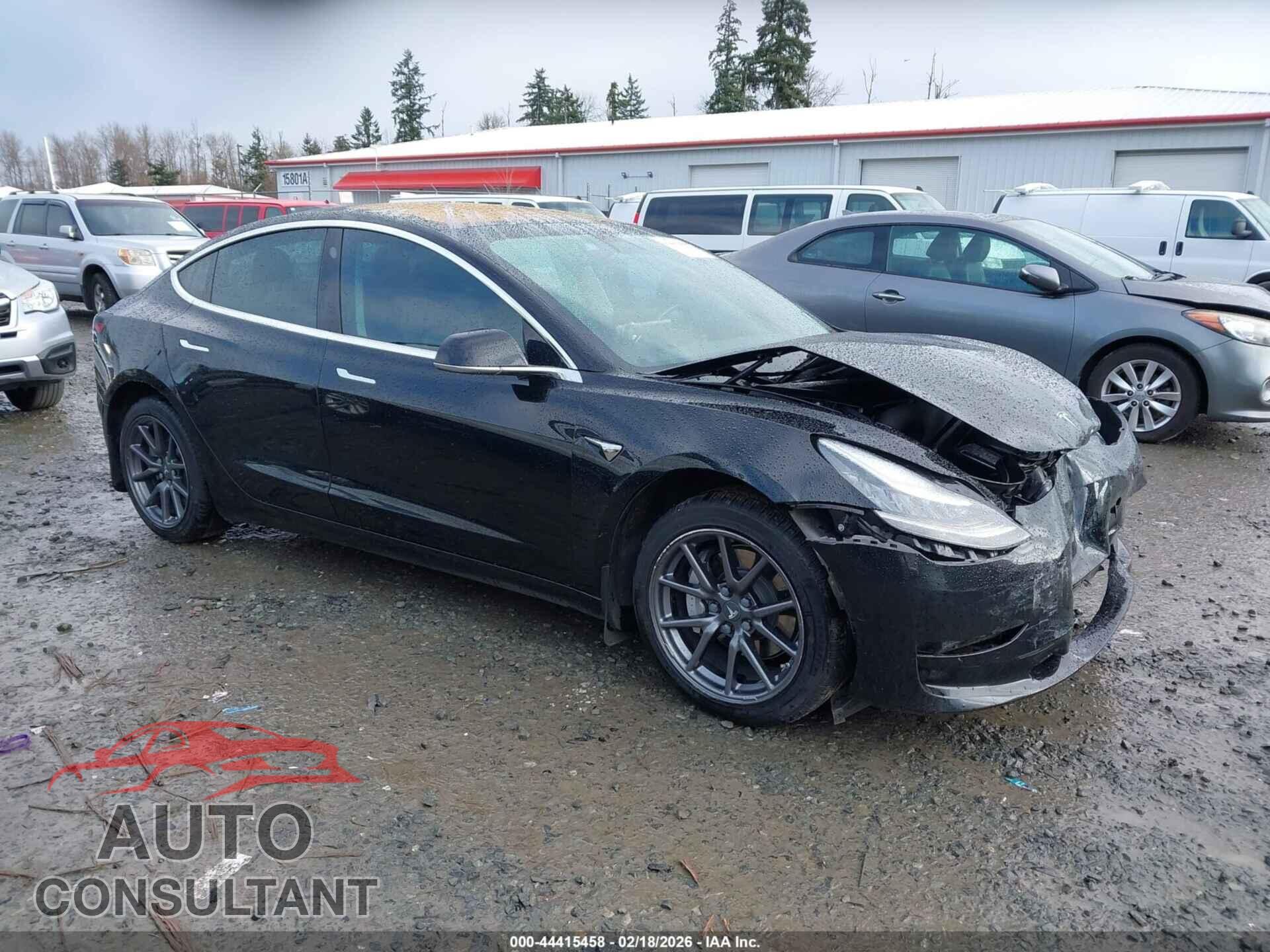 TESLA MODEL 3 2019 - 5YJ3E1EB0KF208561