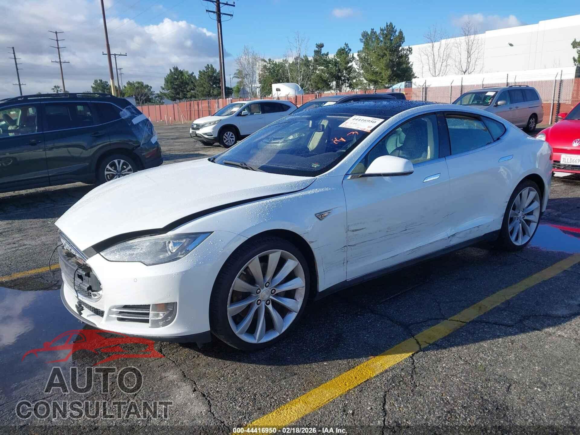 TESLA MODEL S 2014 - 5YJSA1H17EFP42509