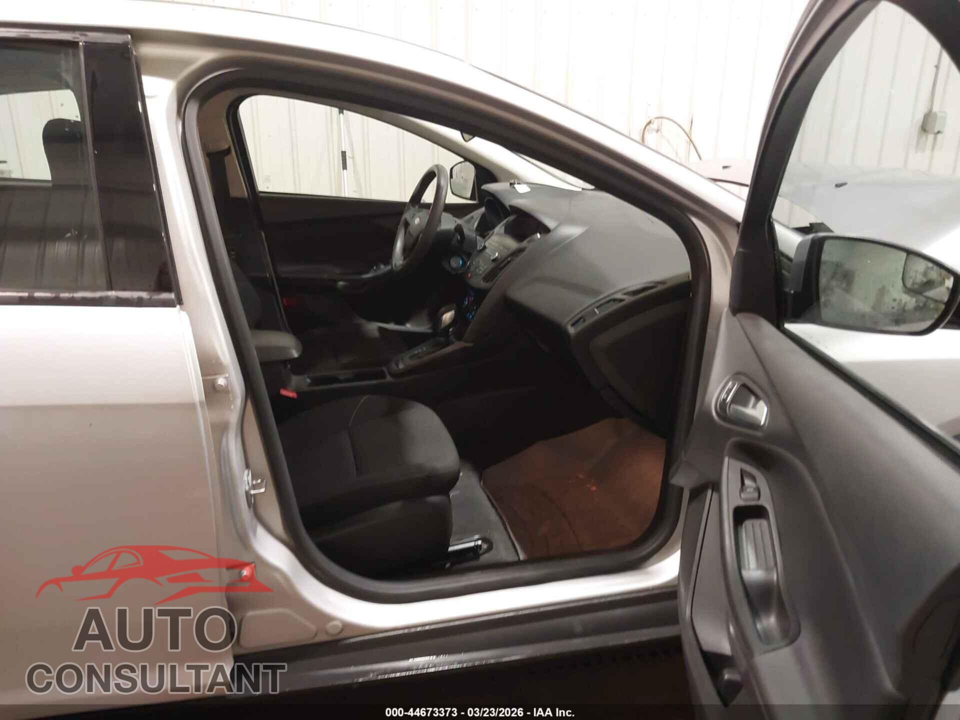 FORD FOCUS 2018 - 1FADP3FE4JL246346