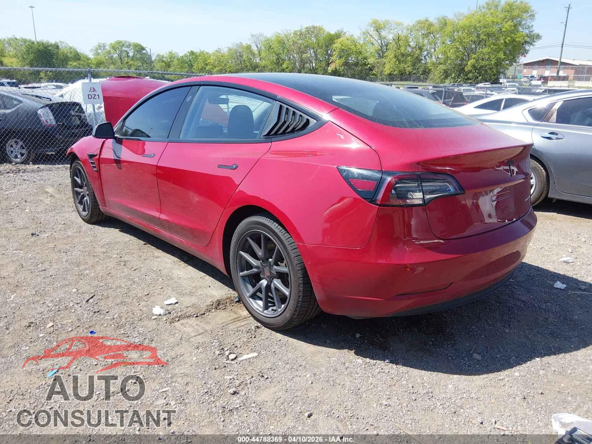 TESLA MODEL 3 2018 - 5YJ3E1EB0JF093538