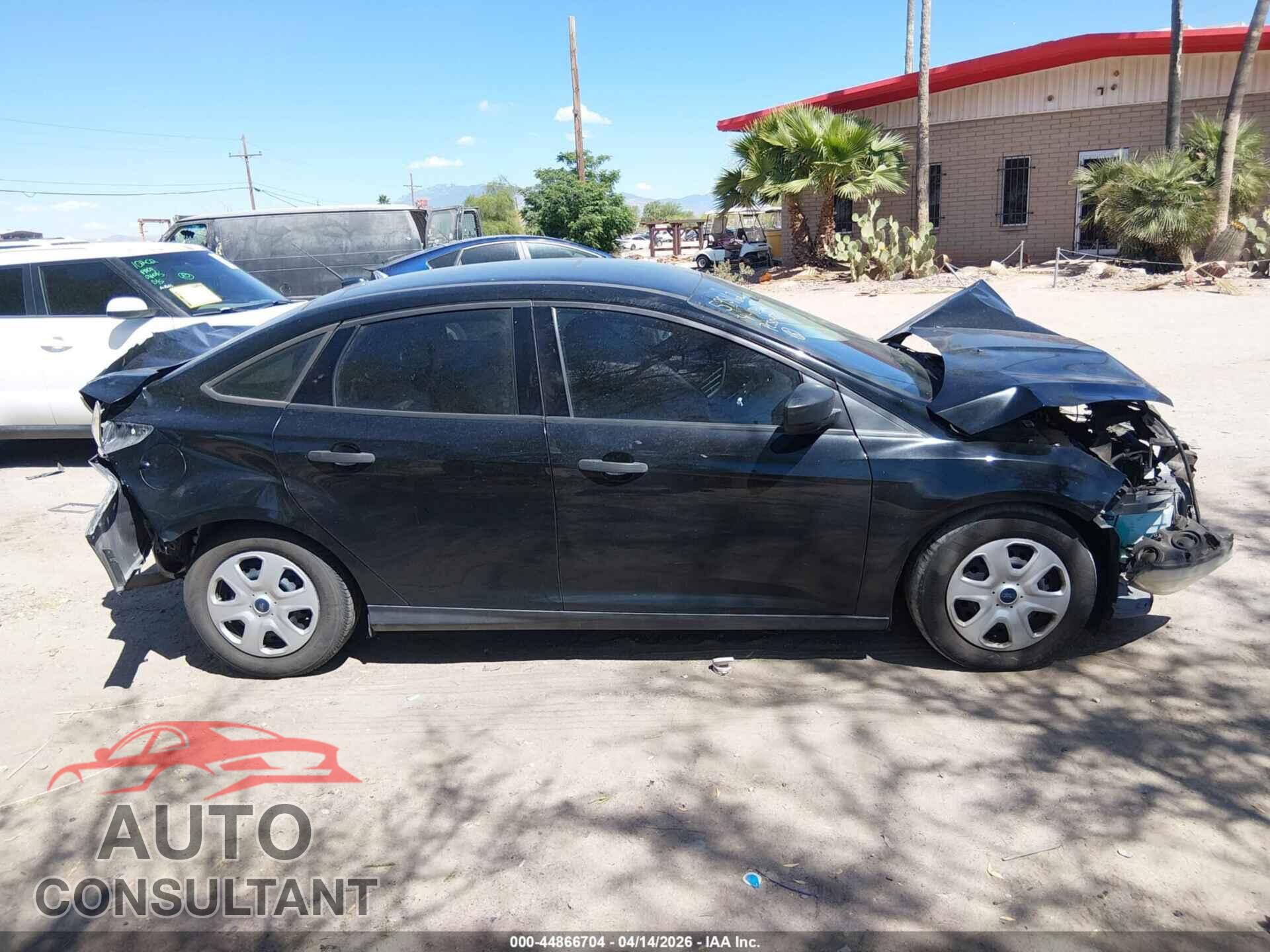 FORD FOCUS 2016 - 1FADP3E20GL289100