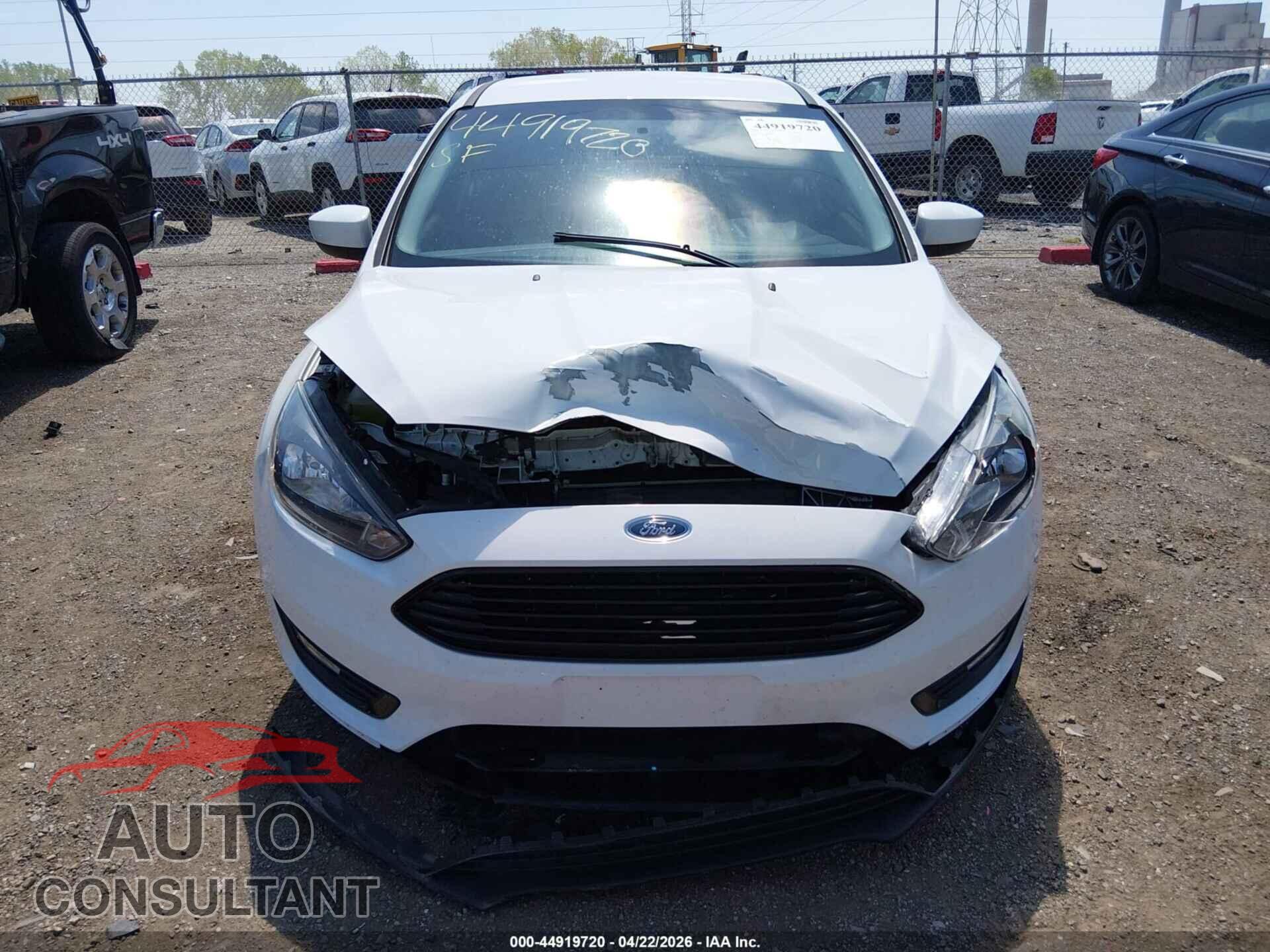 FORD FOCUS 2018 - 1FADP3FE7JL246065