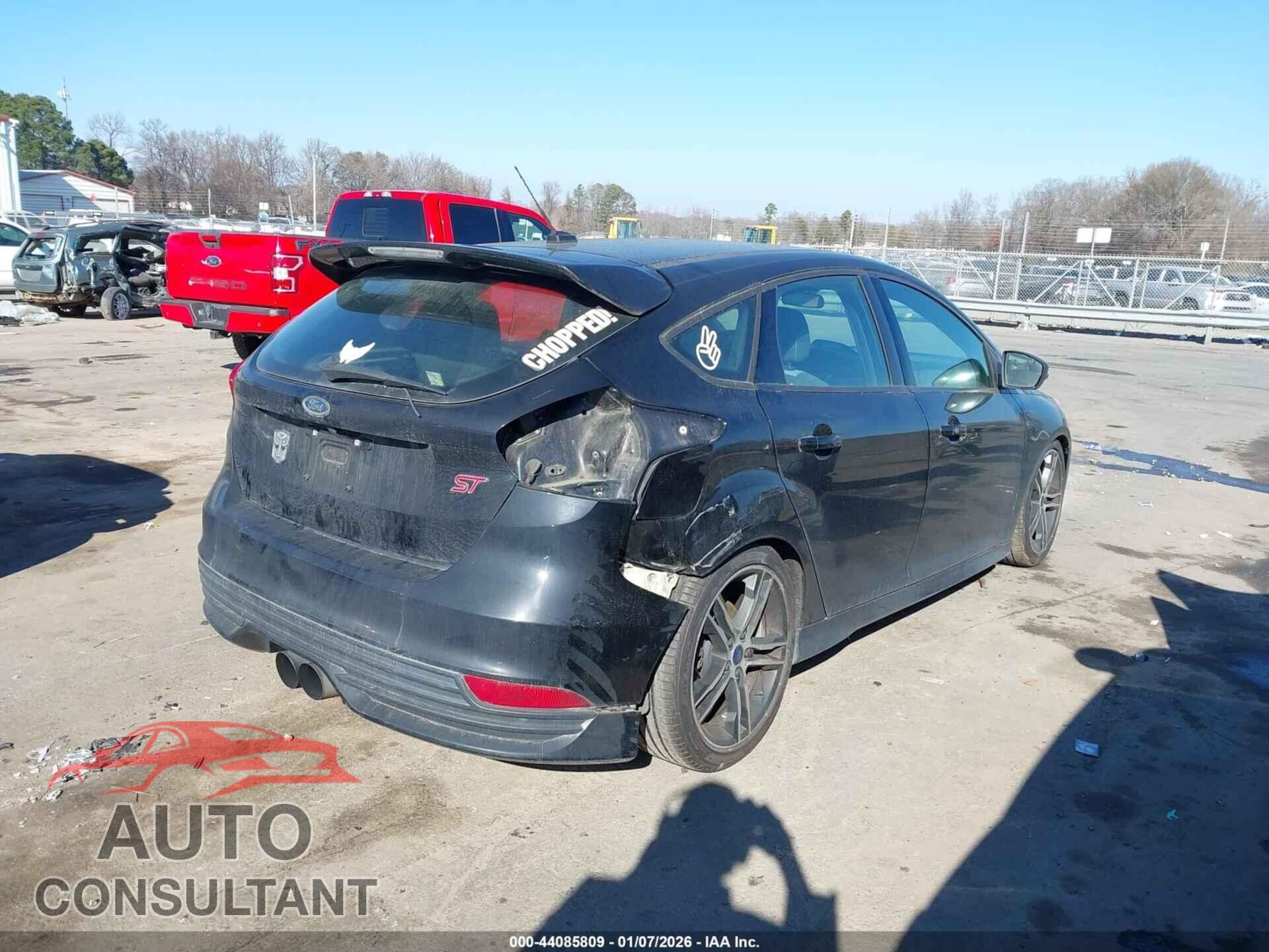 FORD FOCUS 2017 - 1FADP3L95HL333271