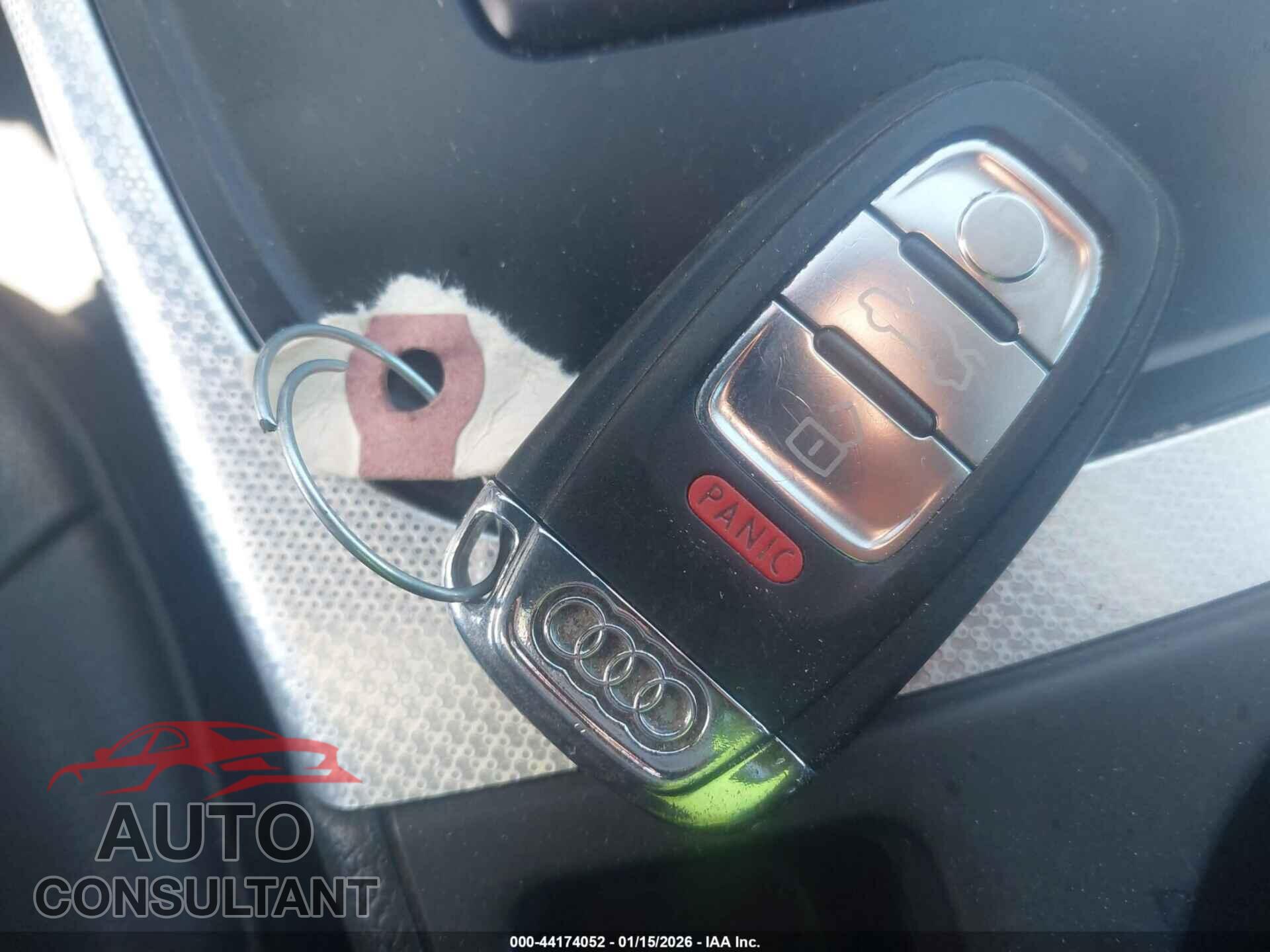 AUDI A5 2011 - WAUCFAFR0BA026180
