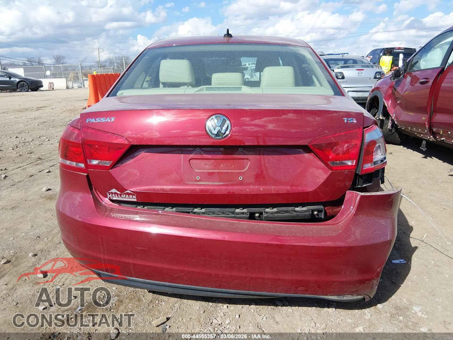 VOLKSWAGEN PASSAT 2015 - 1VWAT7A30FC121287