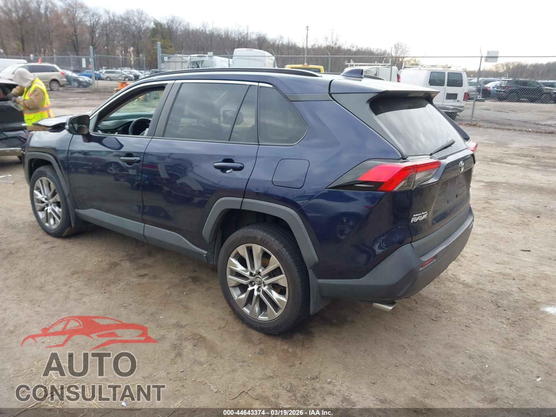 TOYOTA RAV4 2019 - 2T3A1RFVXKW072105