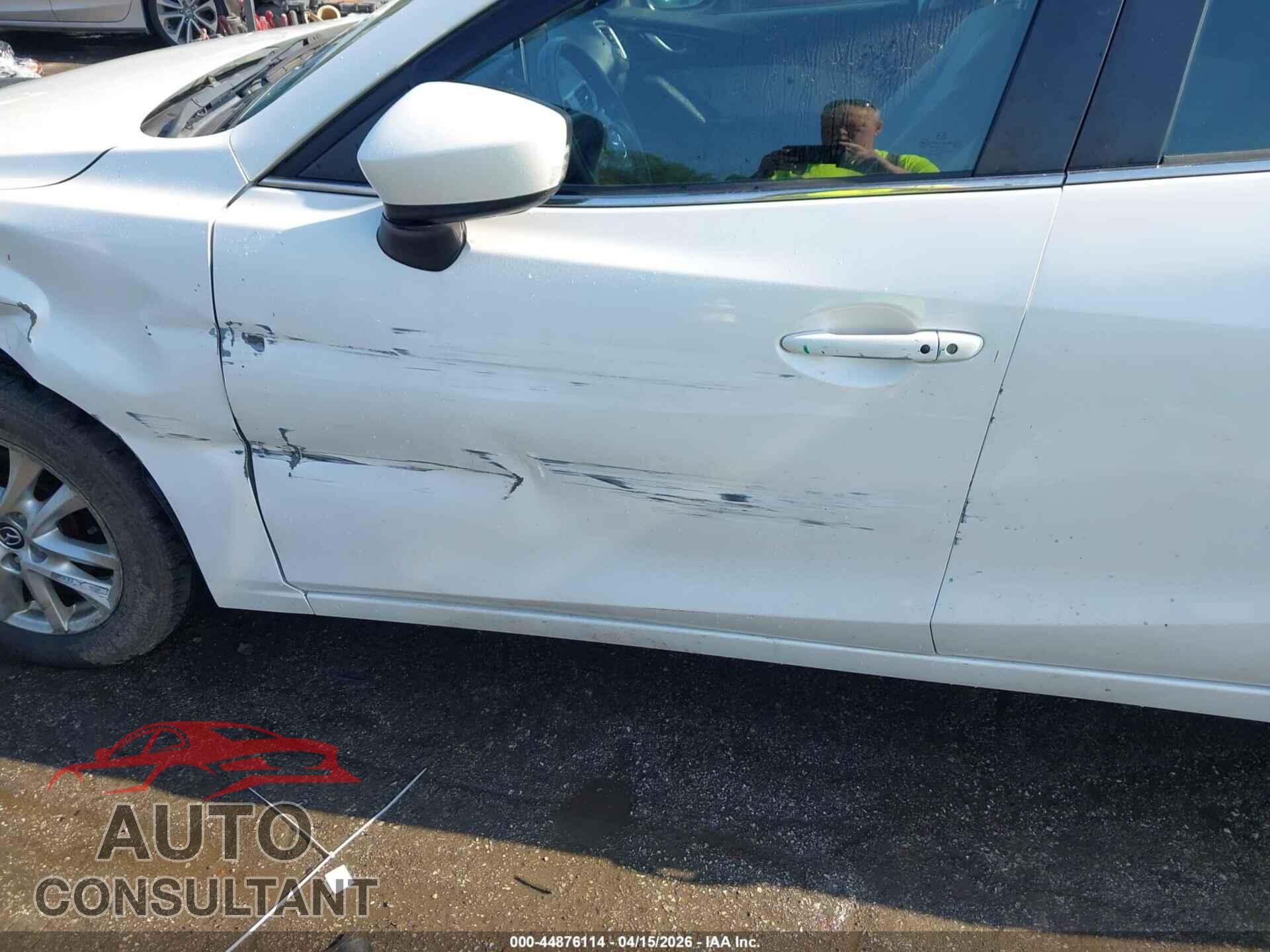 MAZDA MAZDA3 2015 - JM1BM1L75F1270811