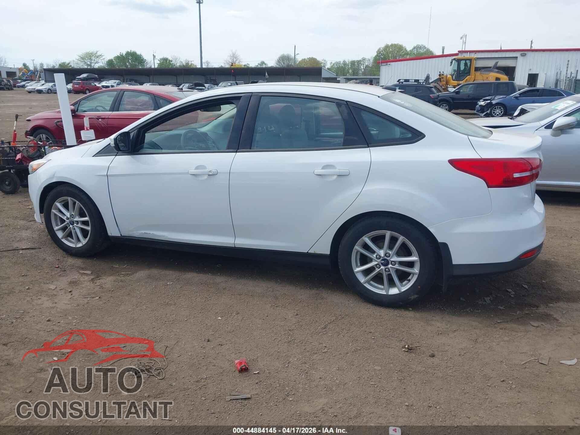 FORD FOCUS 2015 - 1FADP3F27FL301904