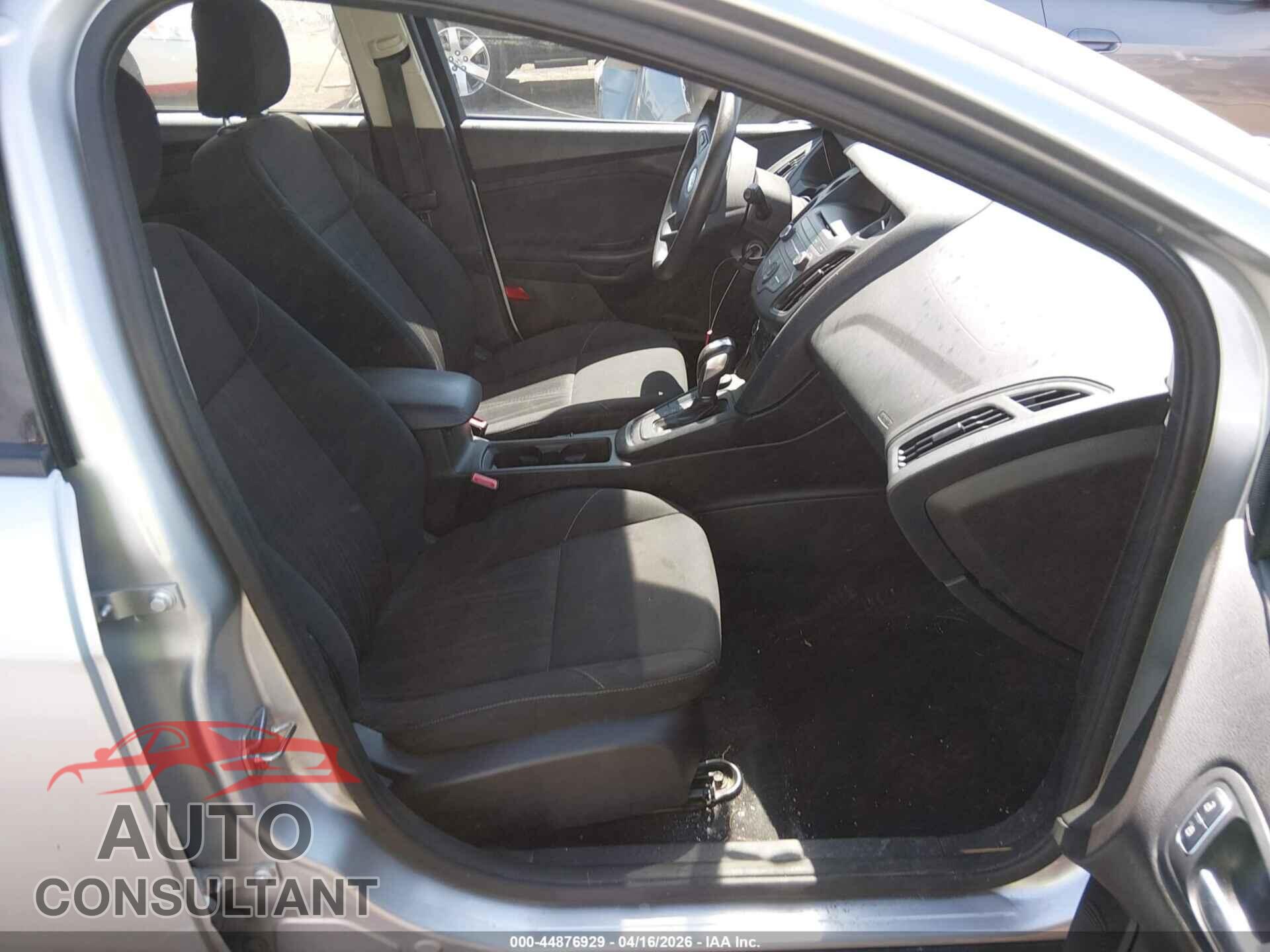 FORD FOCUS 2016 - 1FADP3K28GL378434