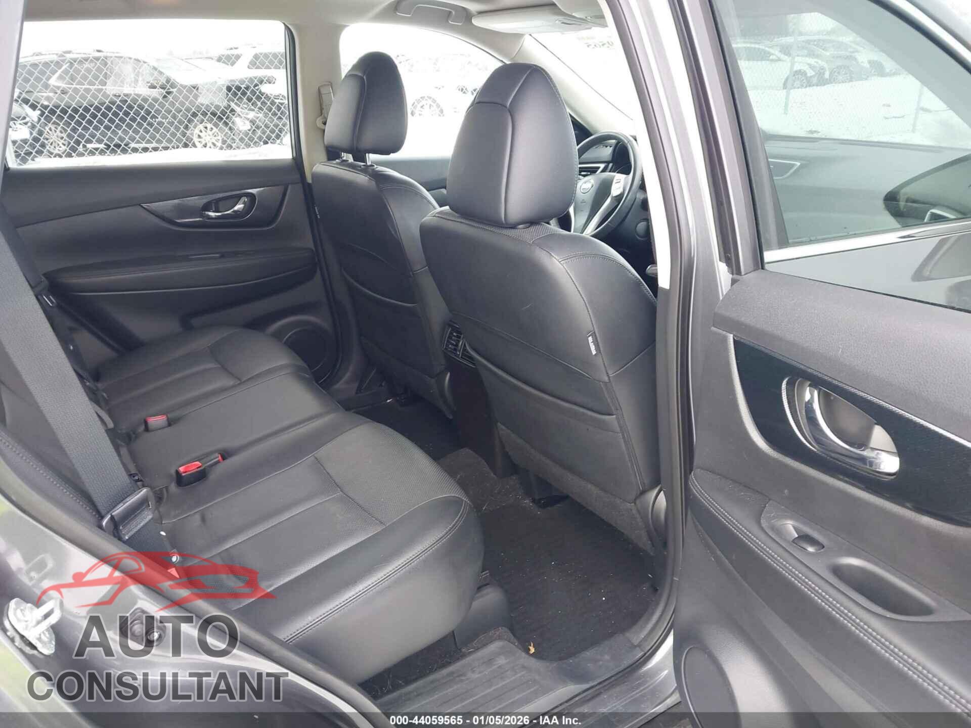 NISSAN ROGUE 2015 - 5N1AT2MVXFC906544