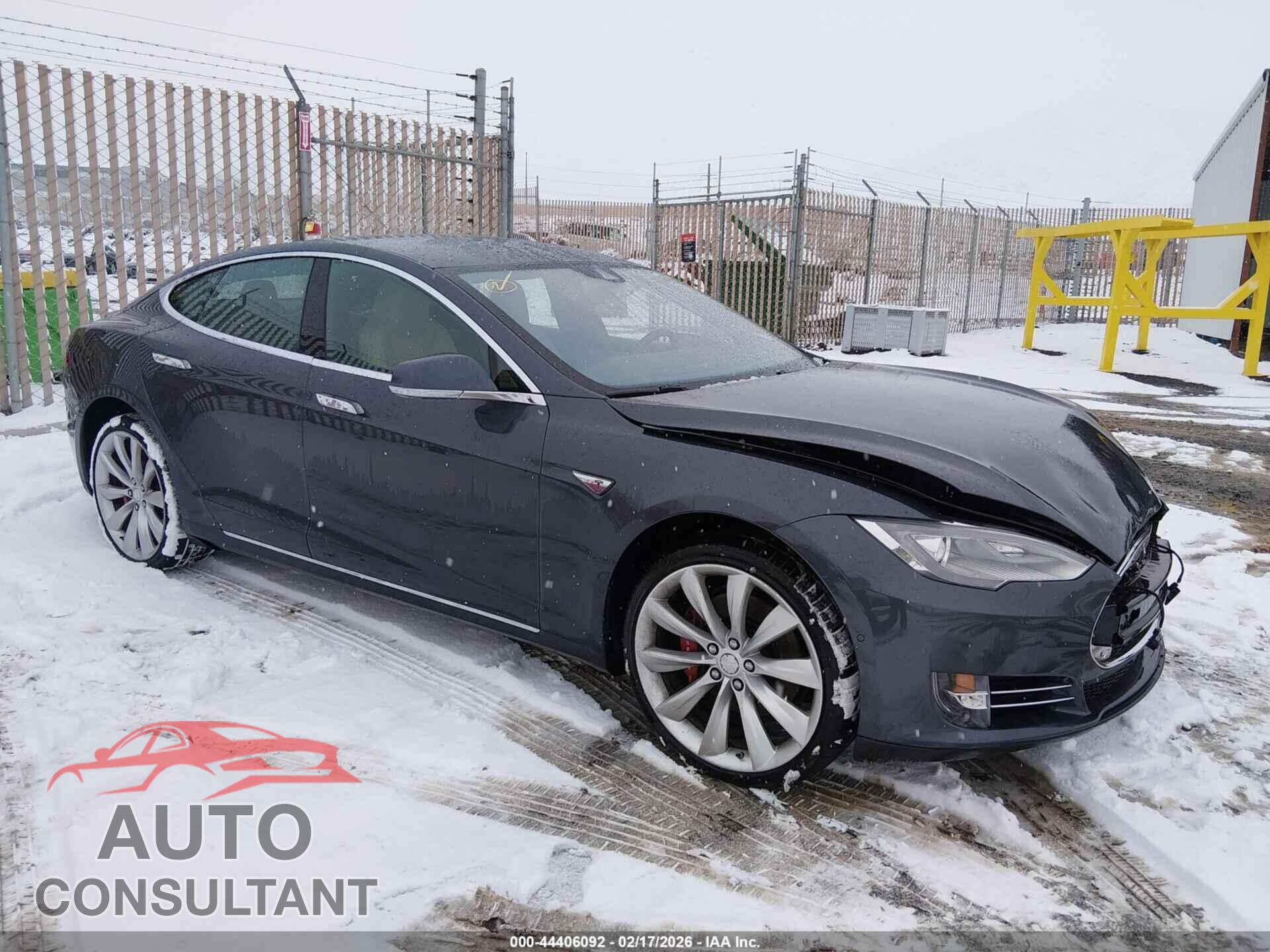 TESLA MODEL S 2015 - 5YJSA1E26FF112074