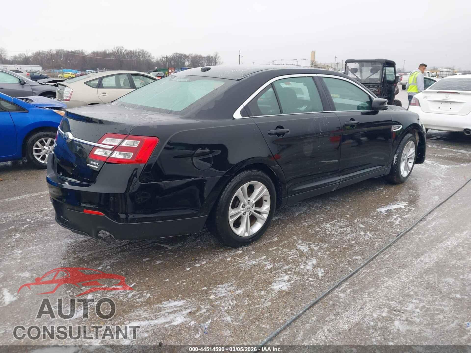 FORD TAURUS 2016 - 1FAHP2E81GG123211